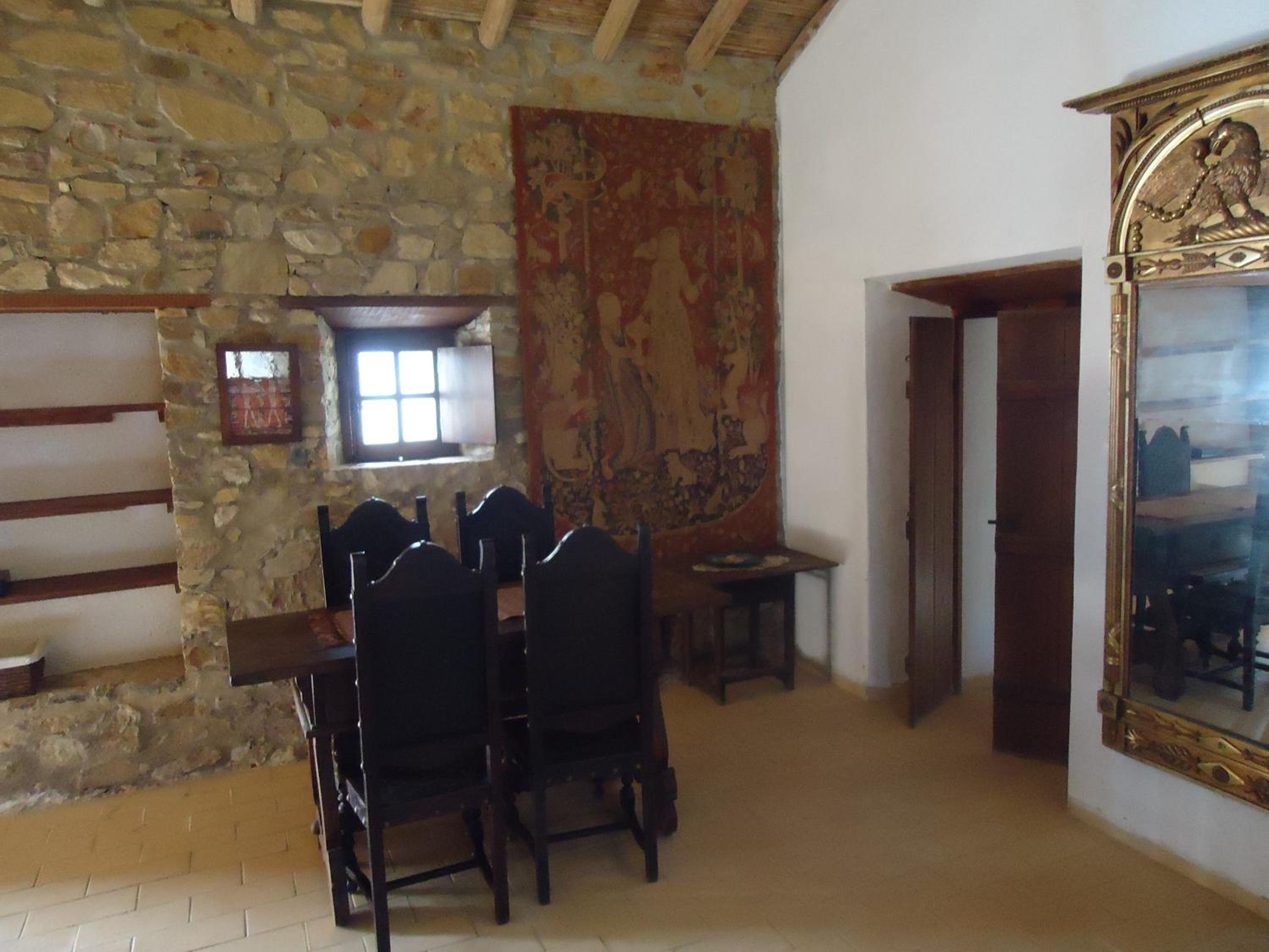 One-Bedroom Apartment (4 Adults) photo 2