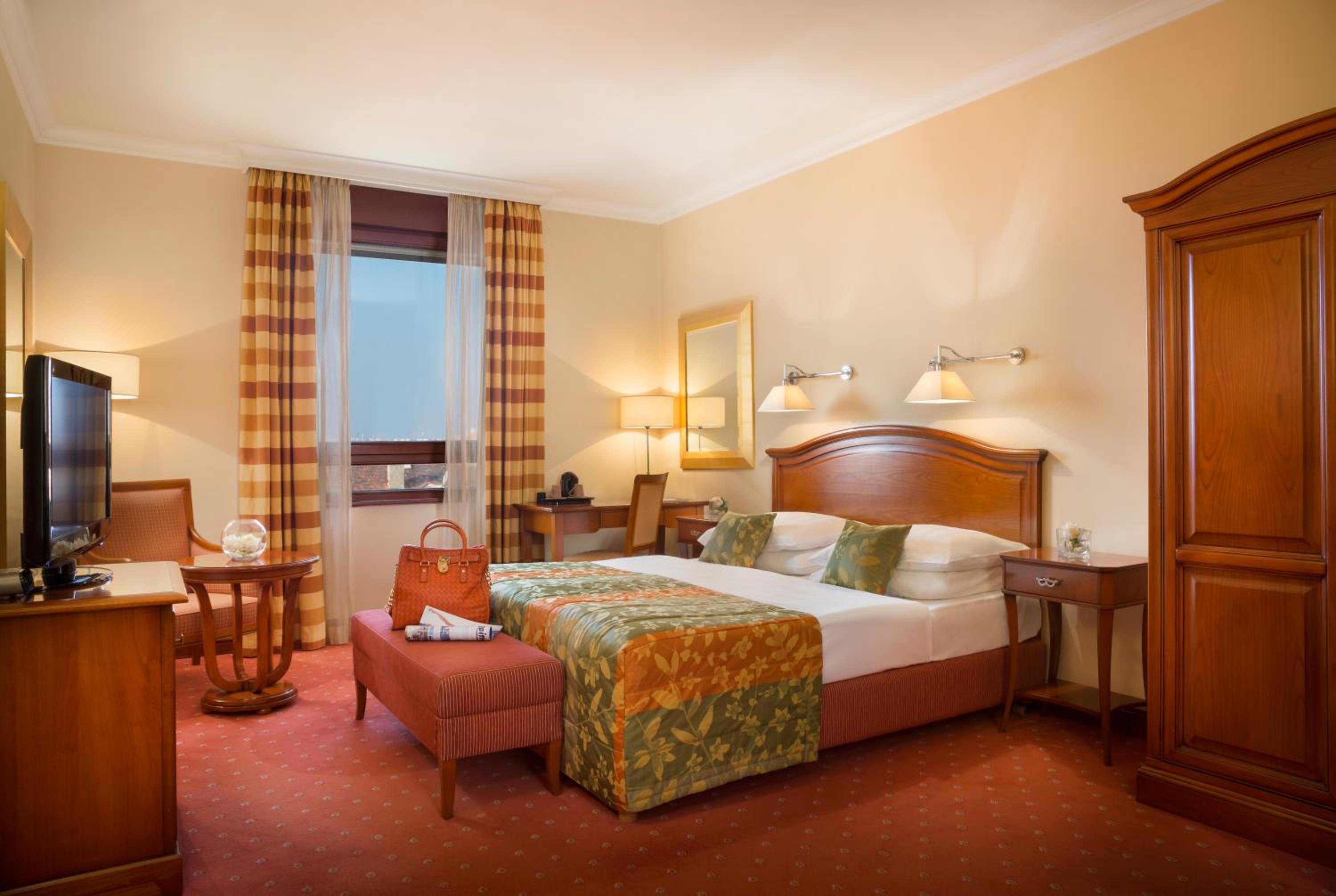 Executive Double Room - Photo 1