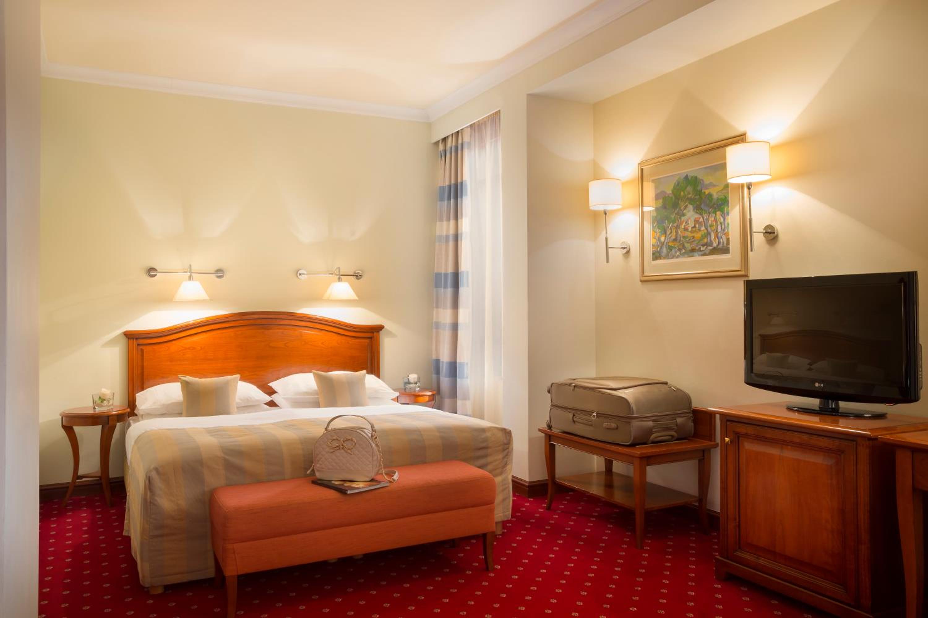 Executive Double Room - Photo 6