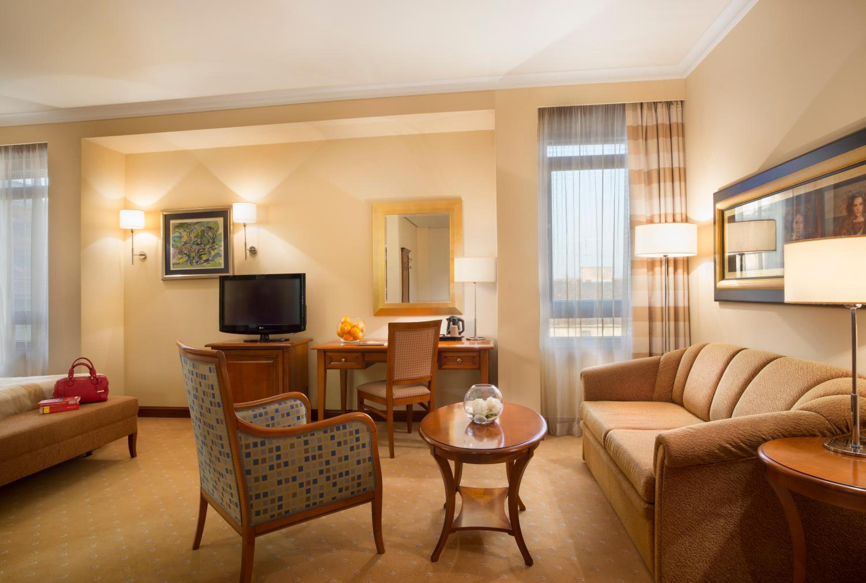Executive Double Room - Photo 12