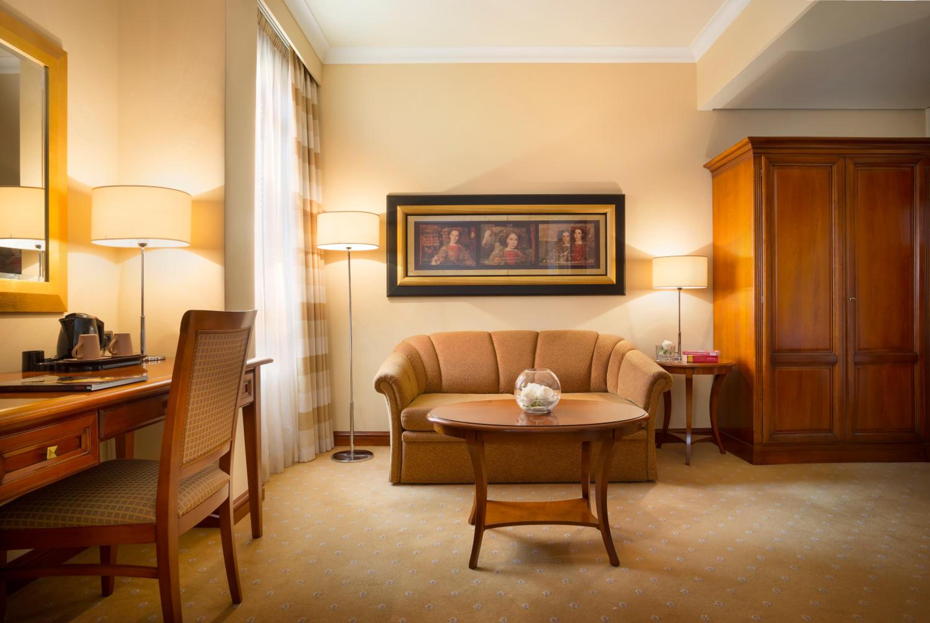 Executive Double Room - Photo 11