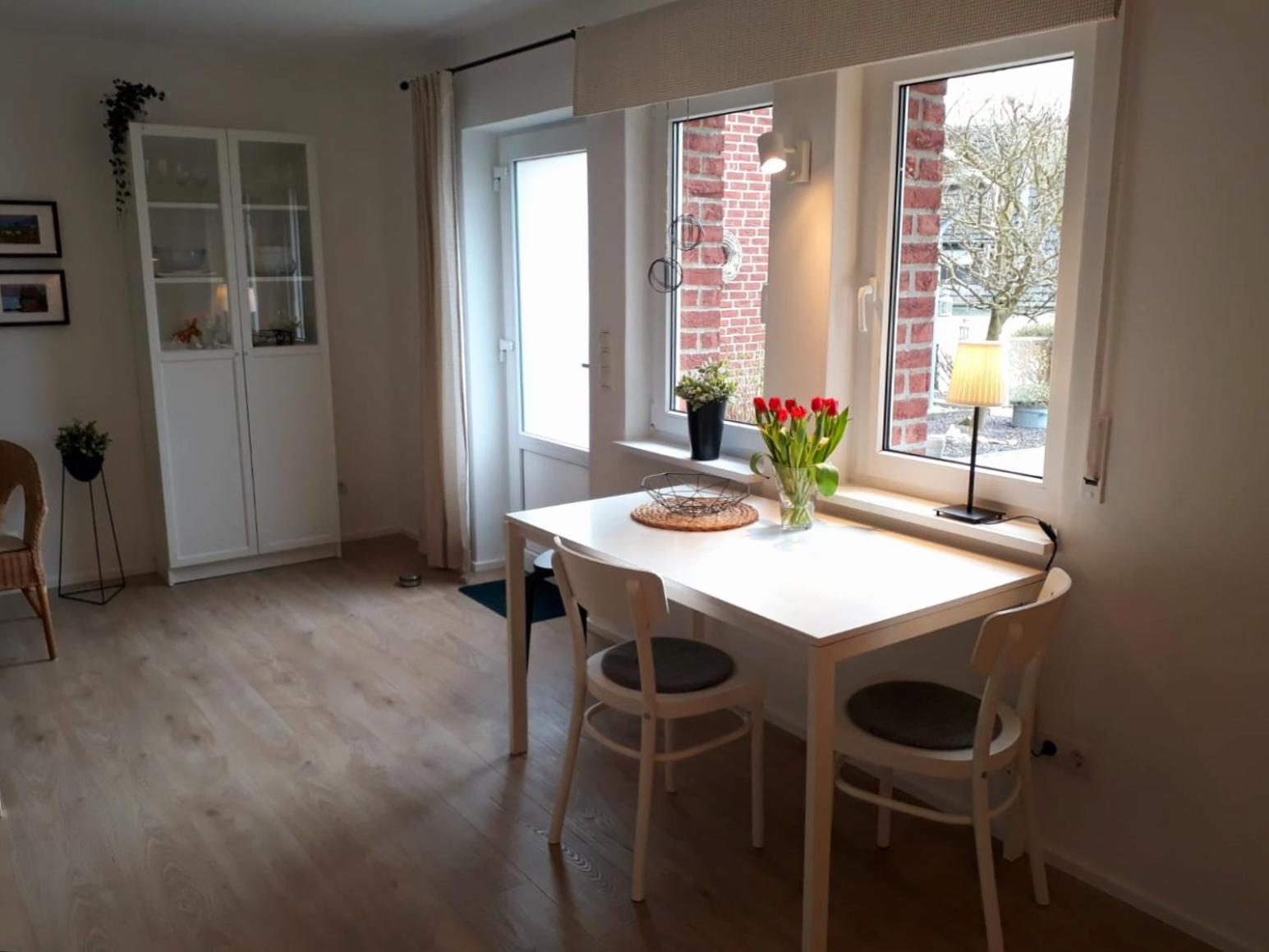 One-Bedroom Apartment - Photo 4