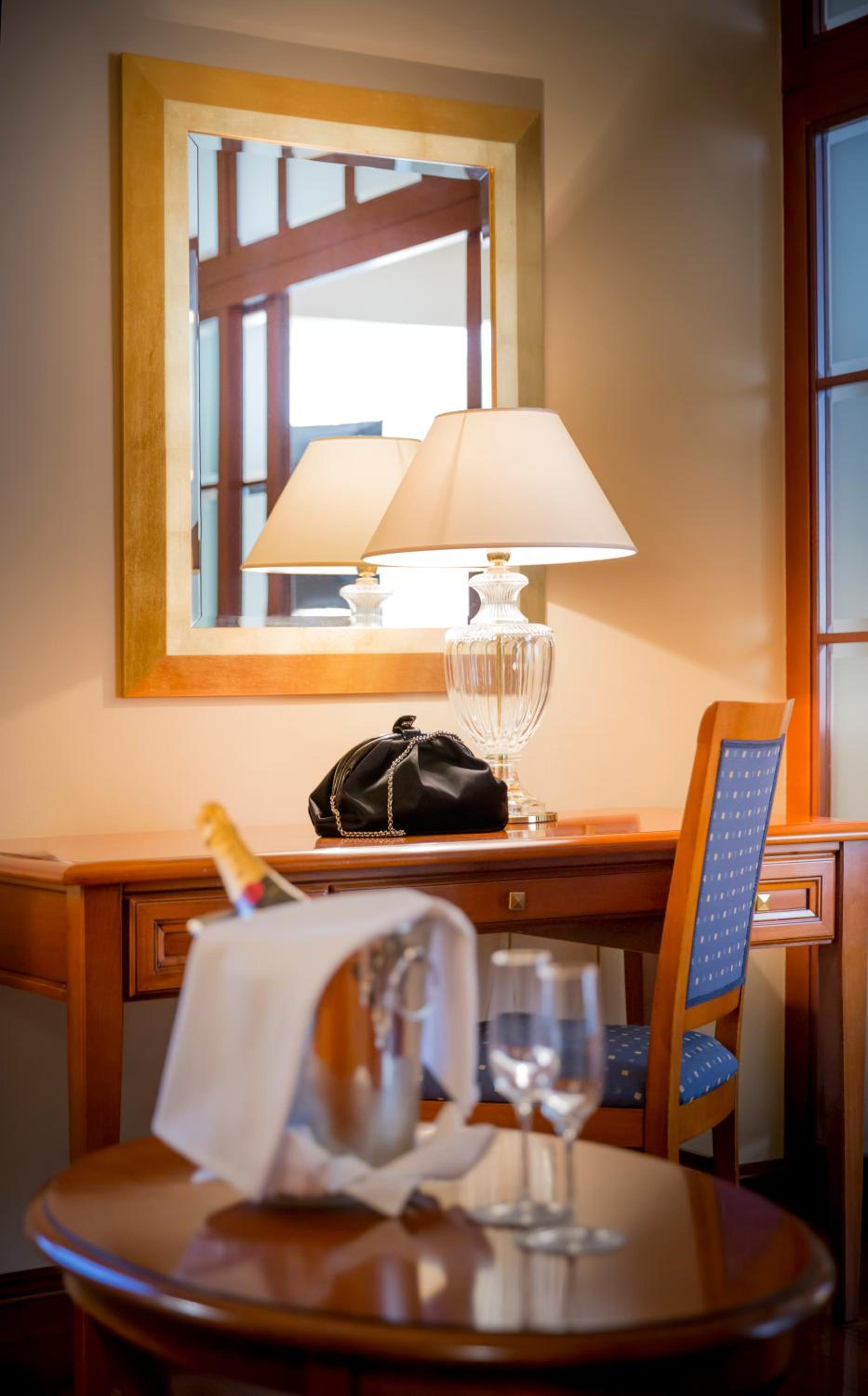 Suite - Photo 1