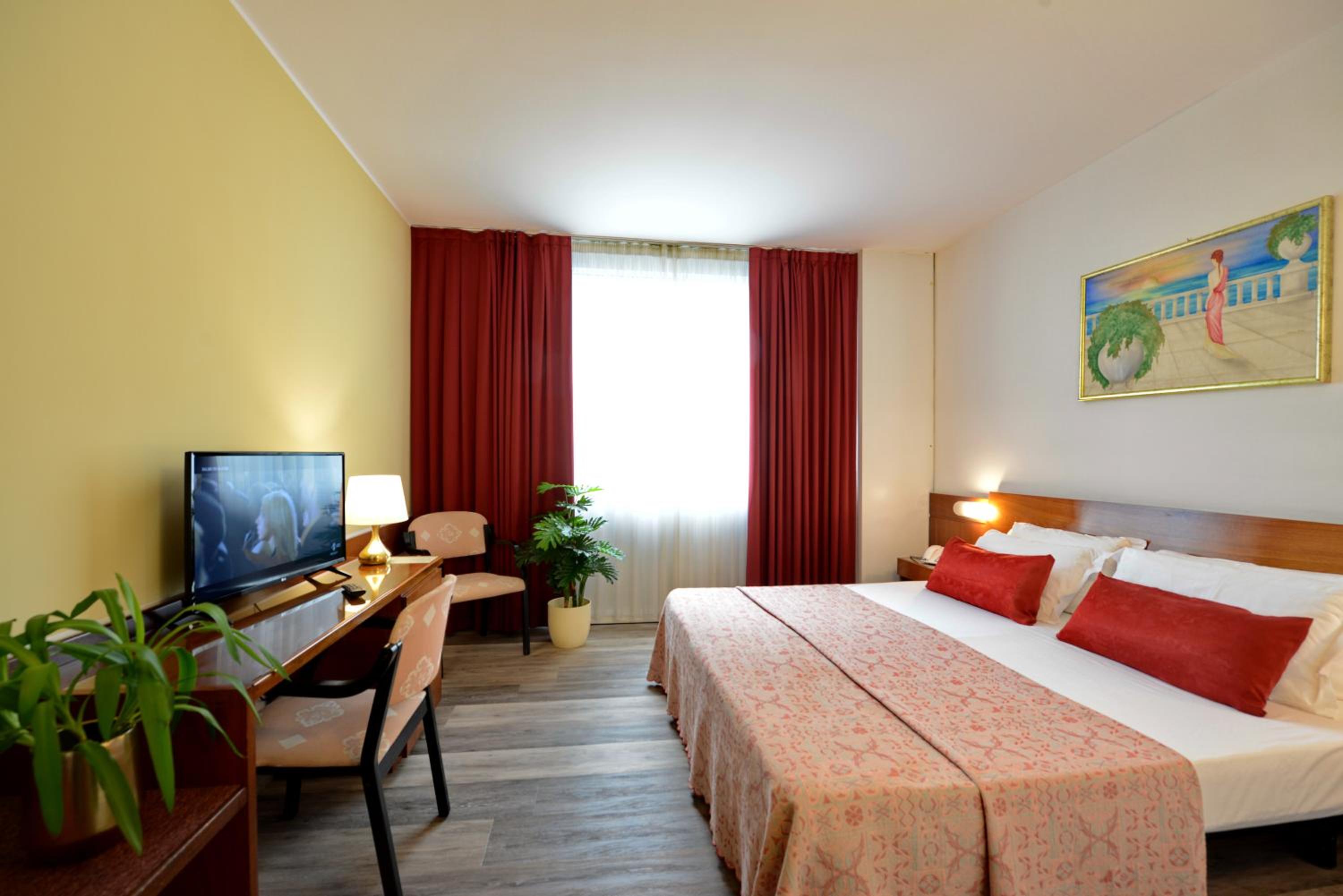 Double or Twin Room photo 2