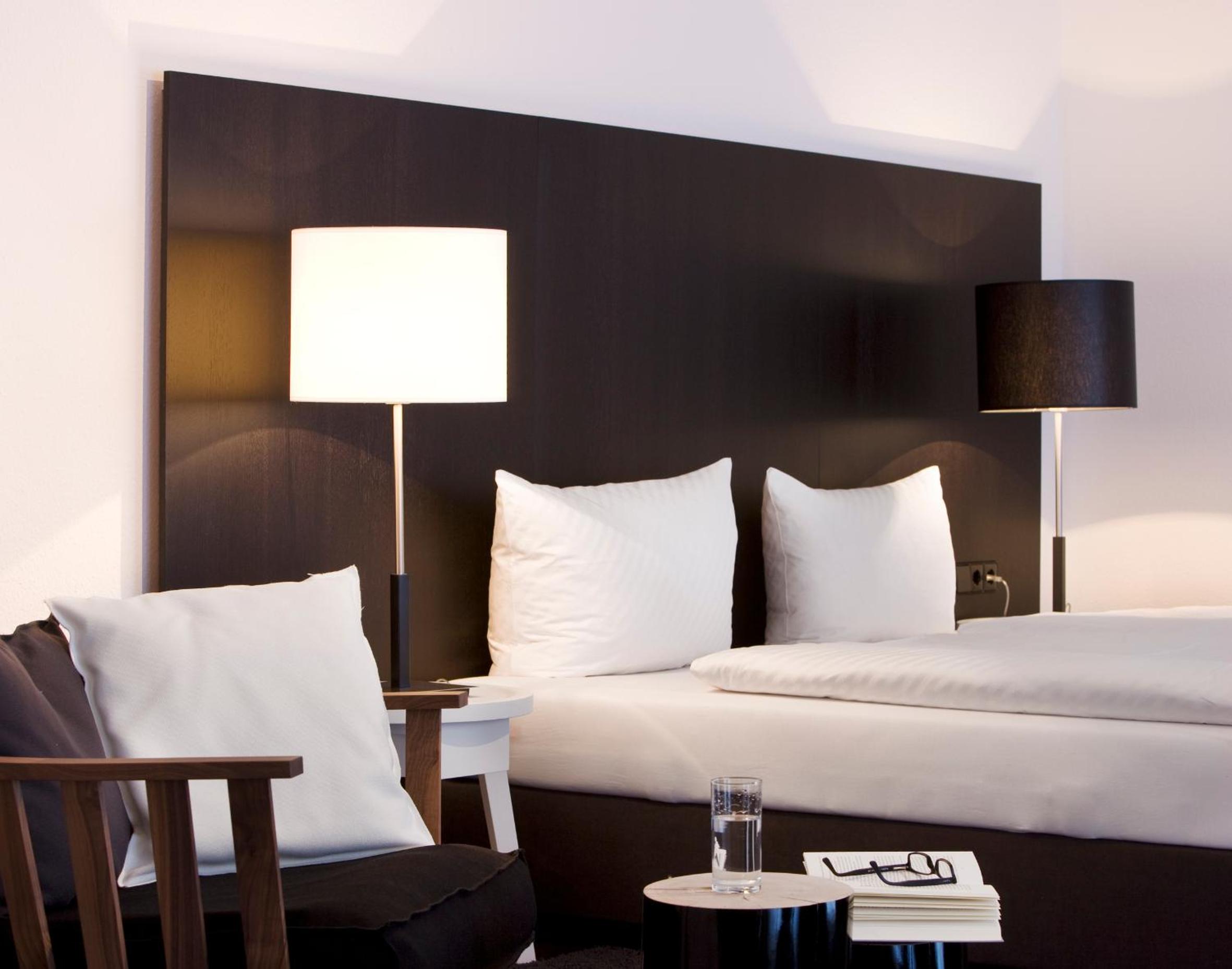 Large Double Room - Photo 1