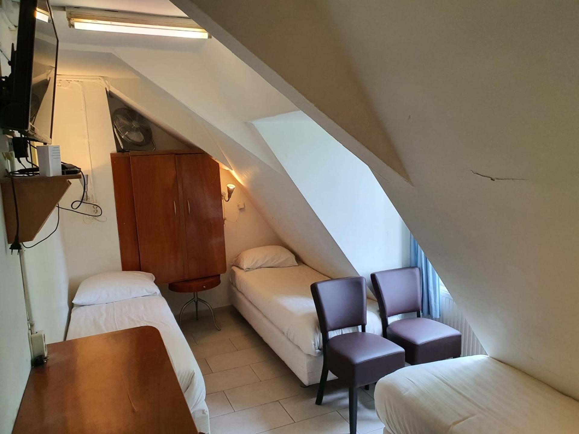 Triple Room with Shared Bathroom photo 1