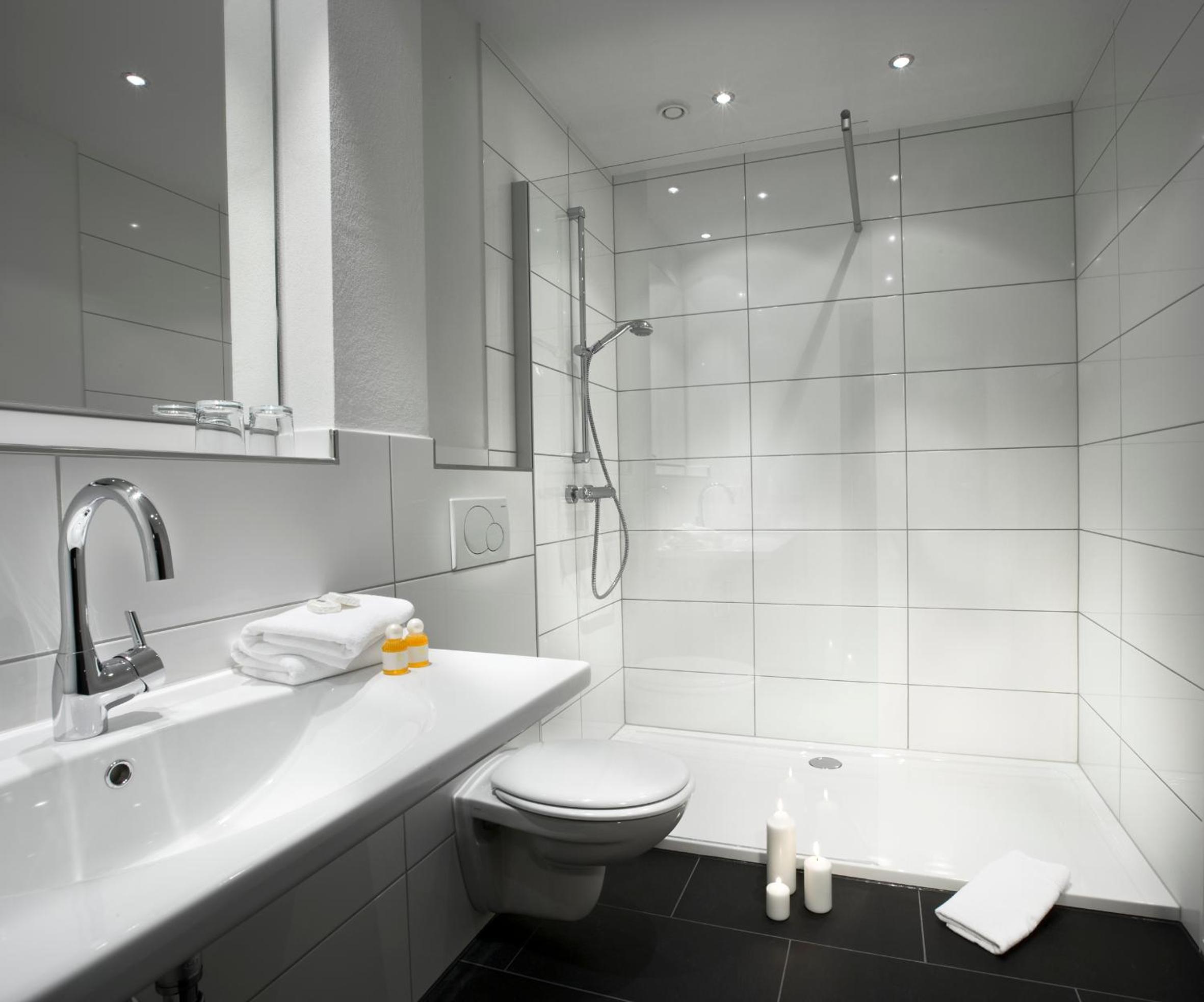 Large Double Room - Photo 7