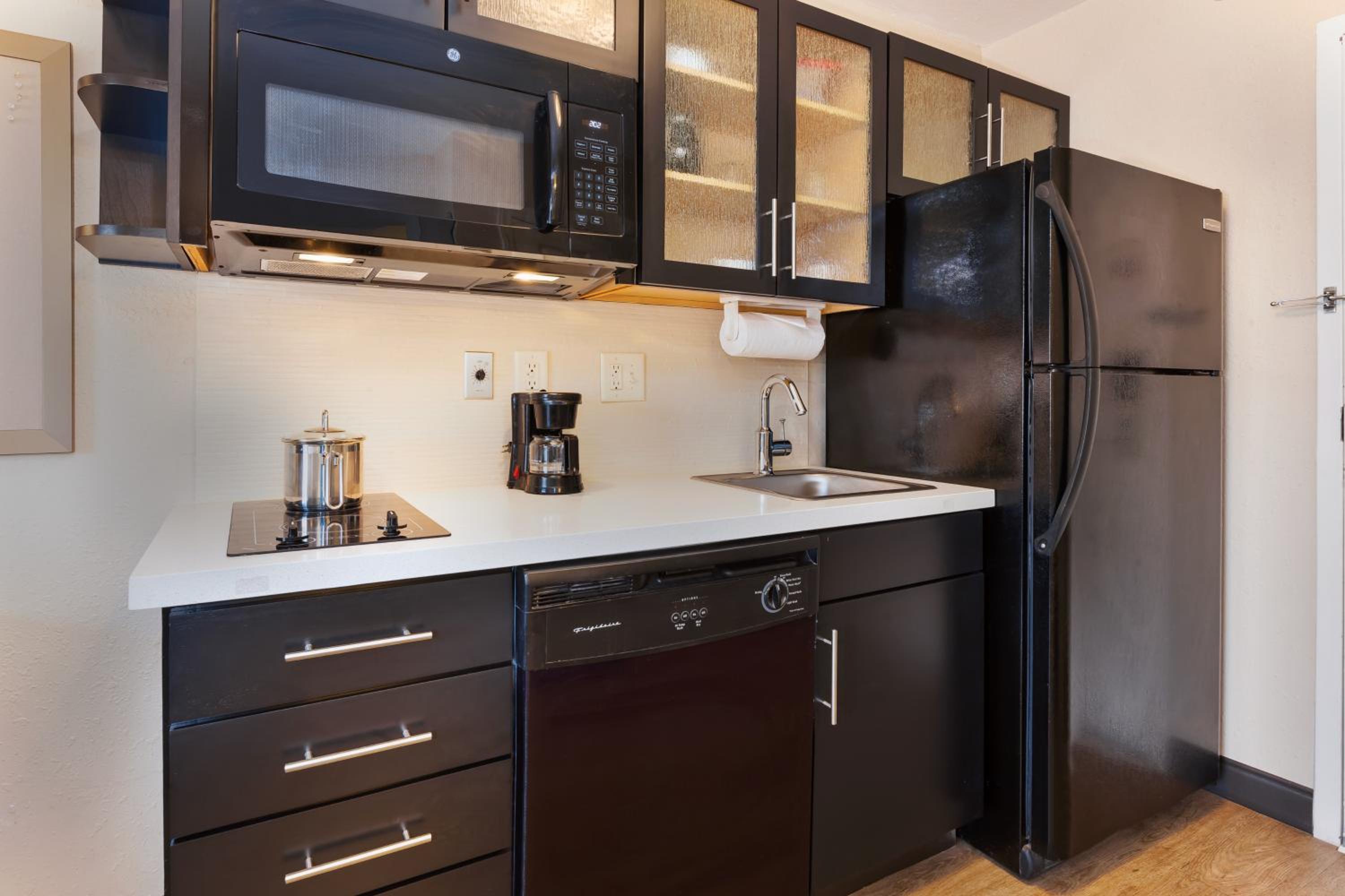 Studio Suite - Photo 6