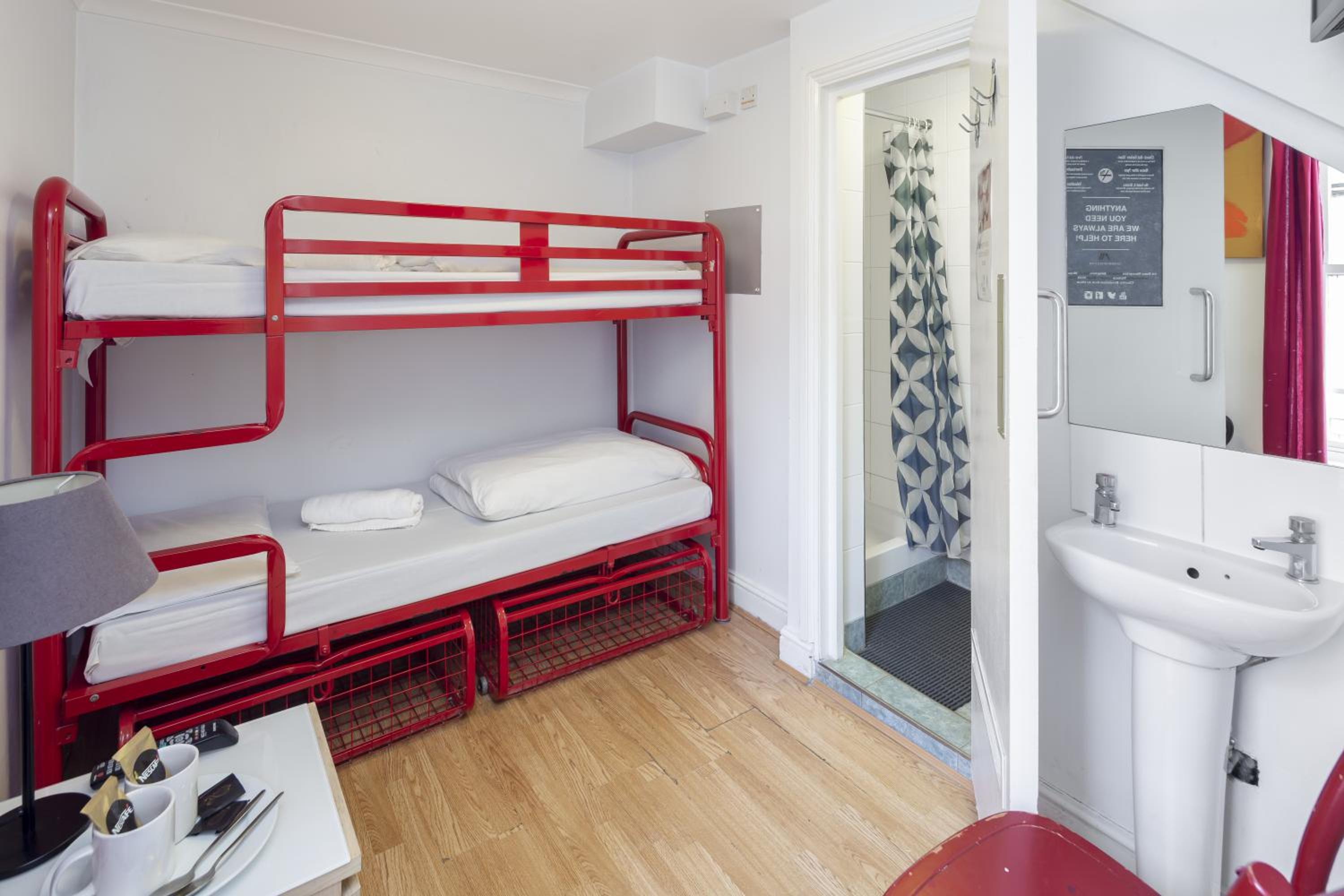 Twin Room Ensuite photo 1