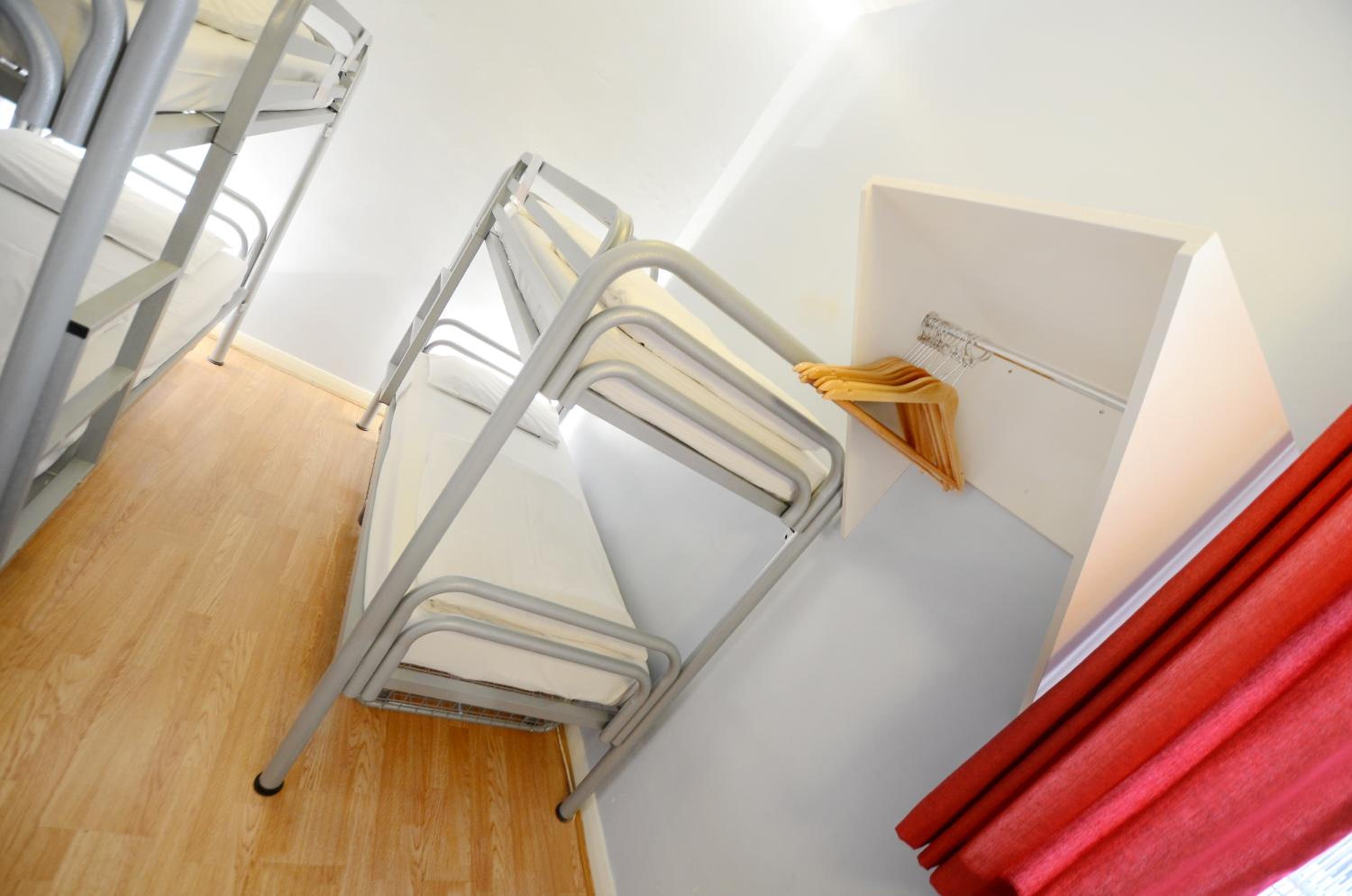Bed in 4-Bed Mixed Dormitory Shared Bathroom (18–40 years) photo 2