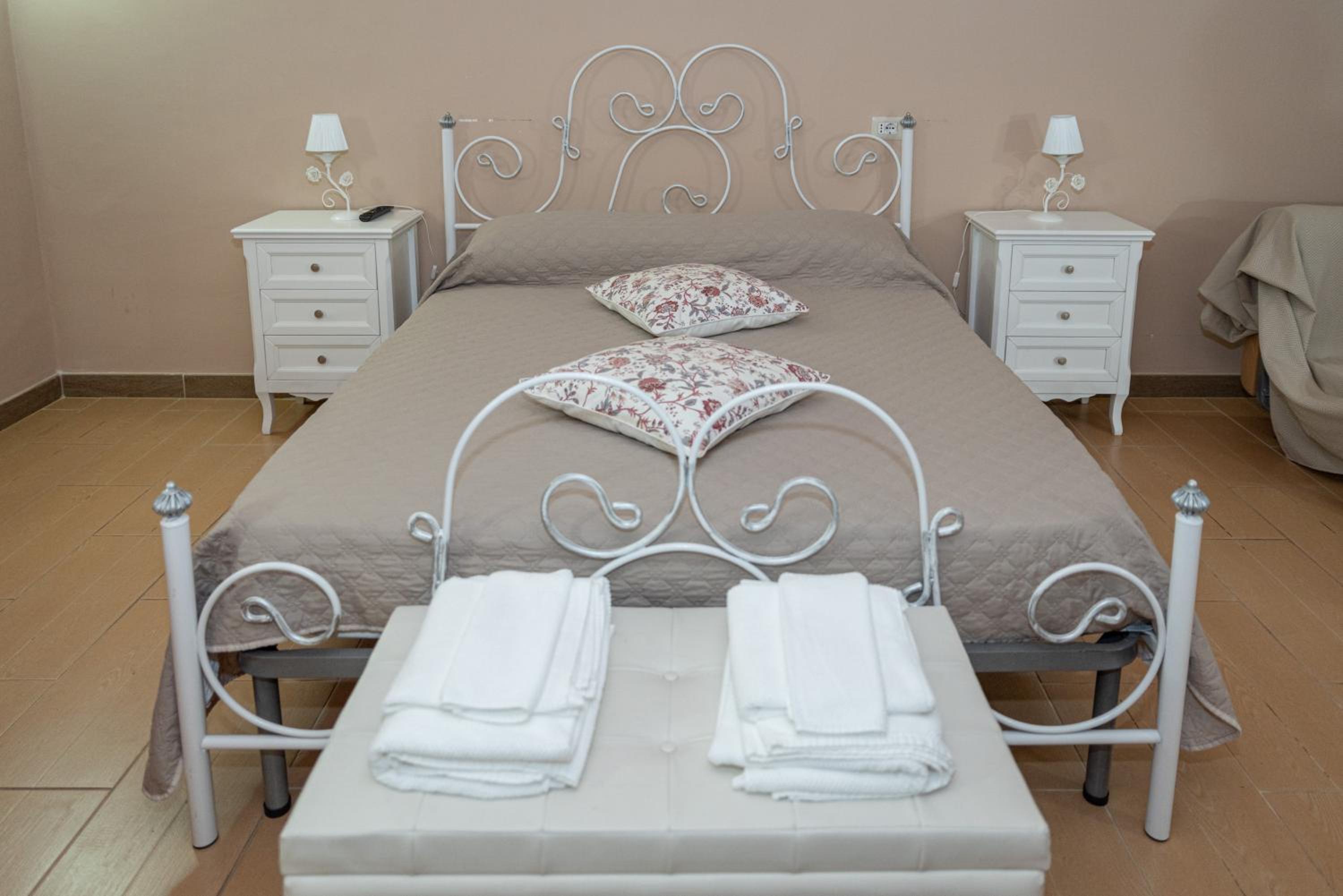 Double Room with Private Bathroom photo 2