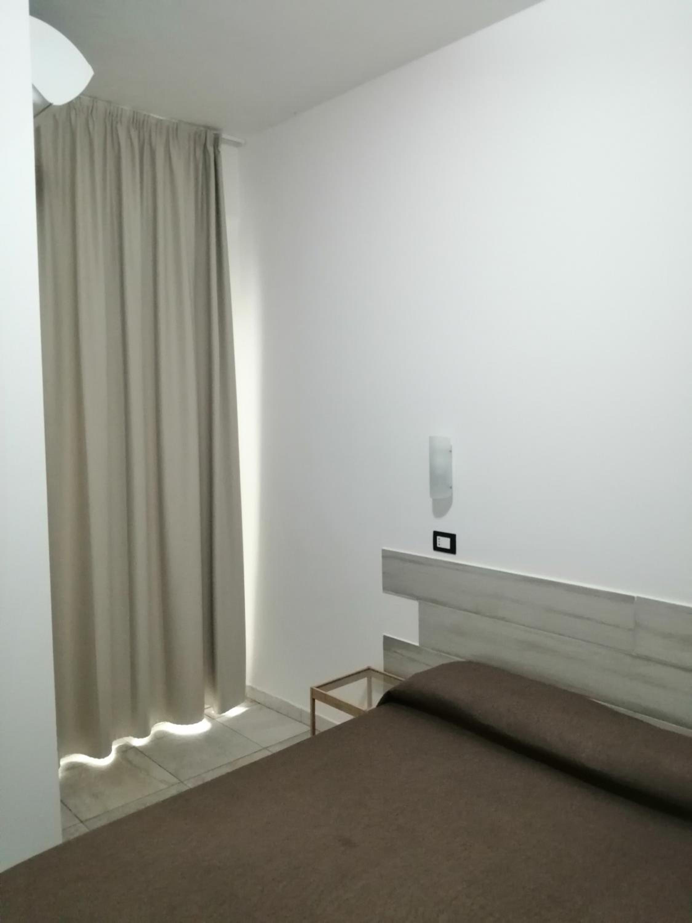 Double or Twin Room - Photo 6