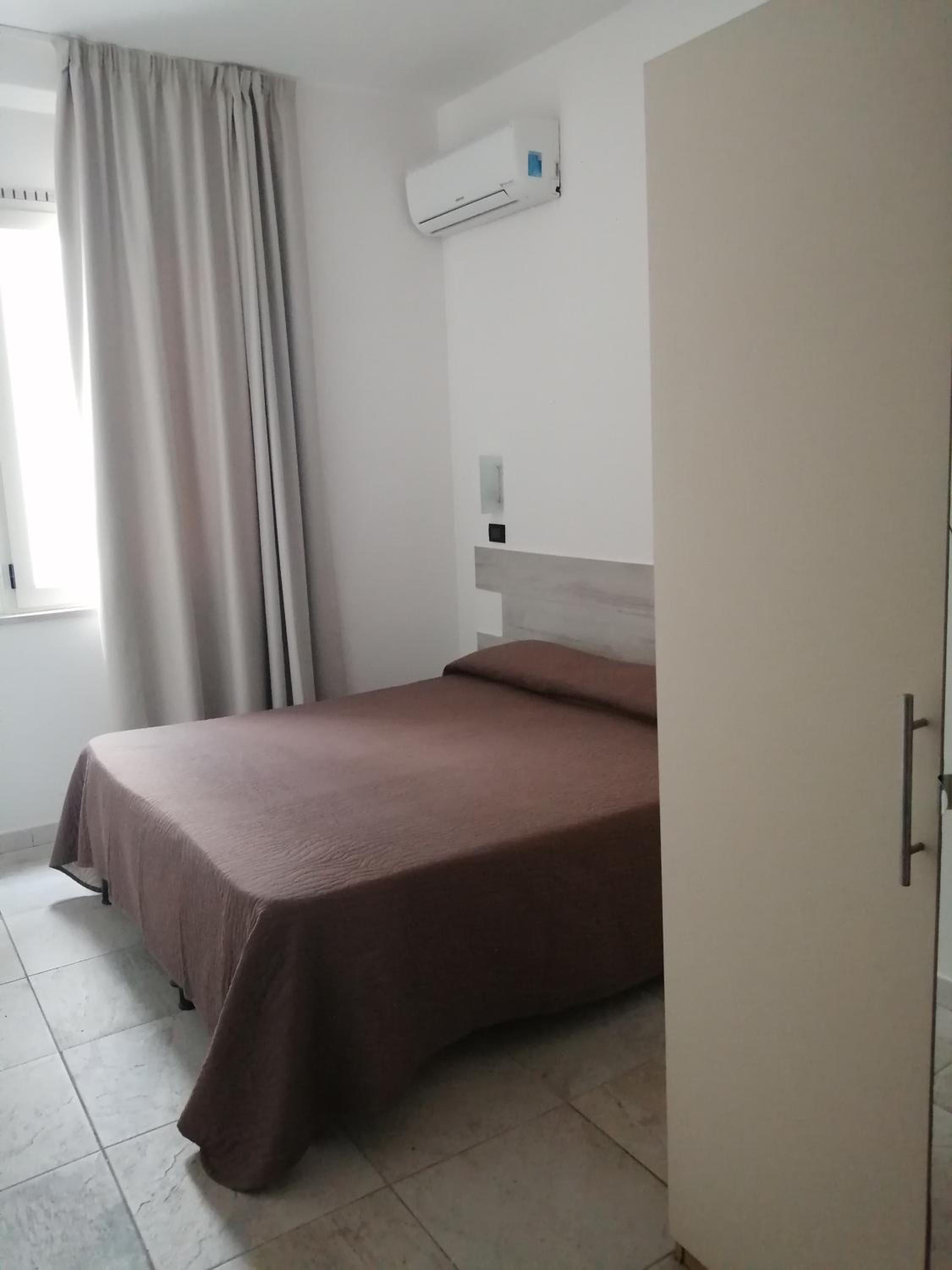 Double or Twin Room - Photo 2