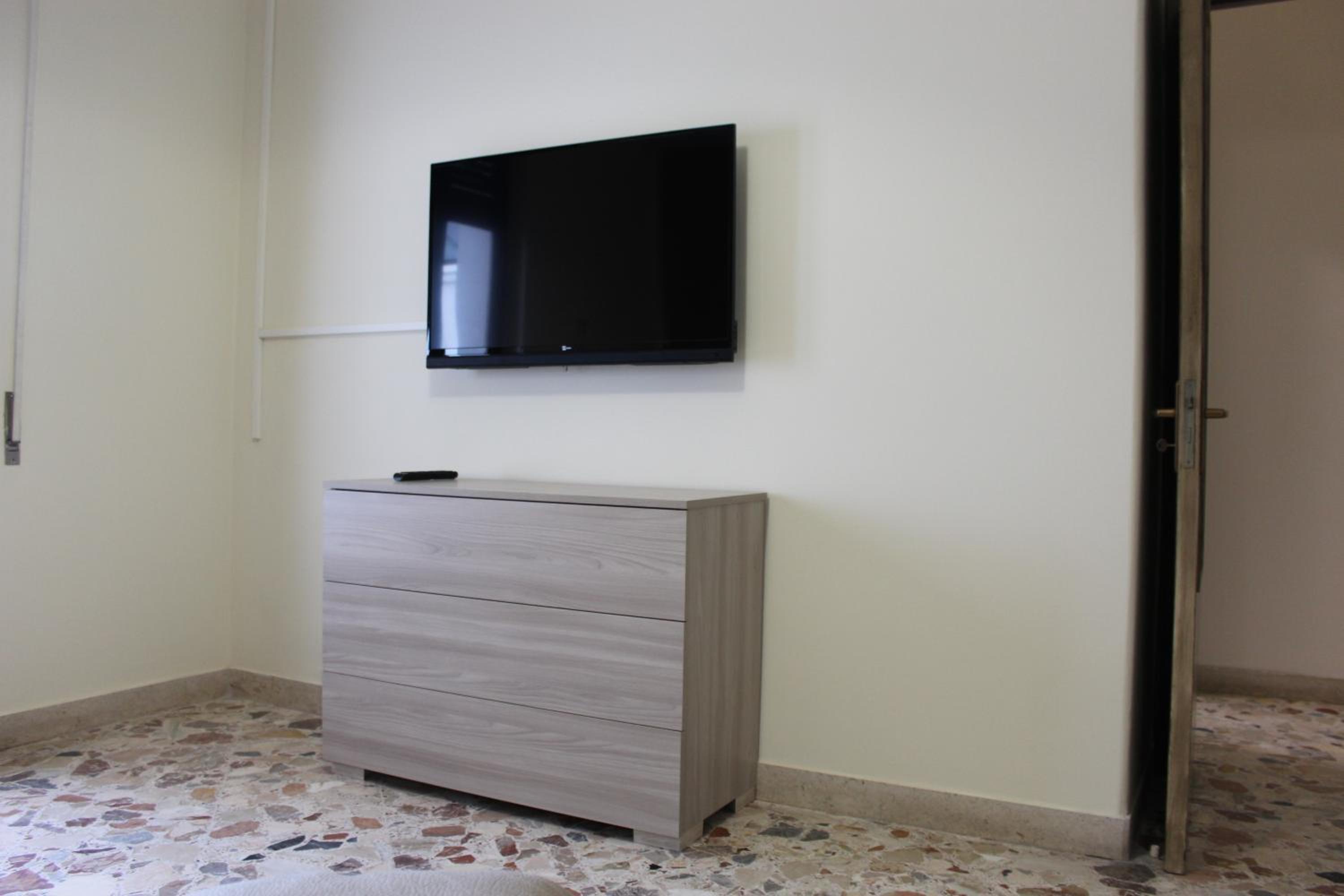 Three-Bedroom House photo 2