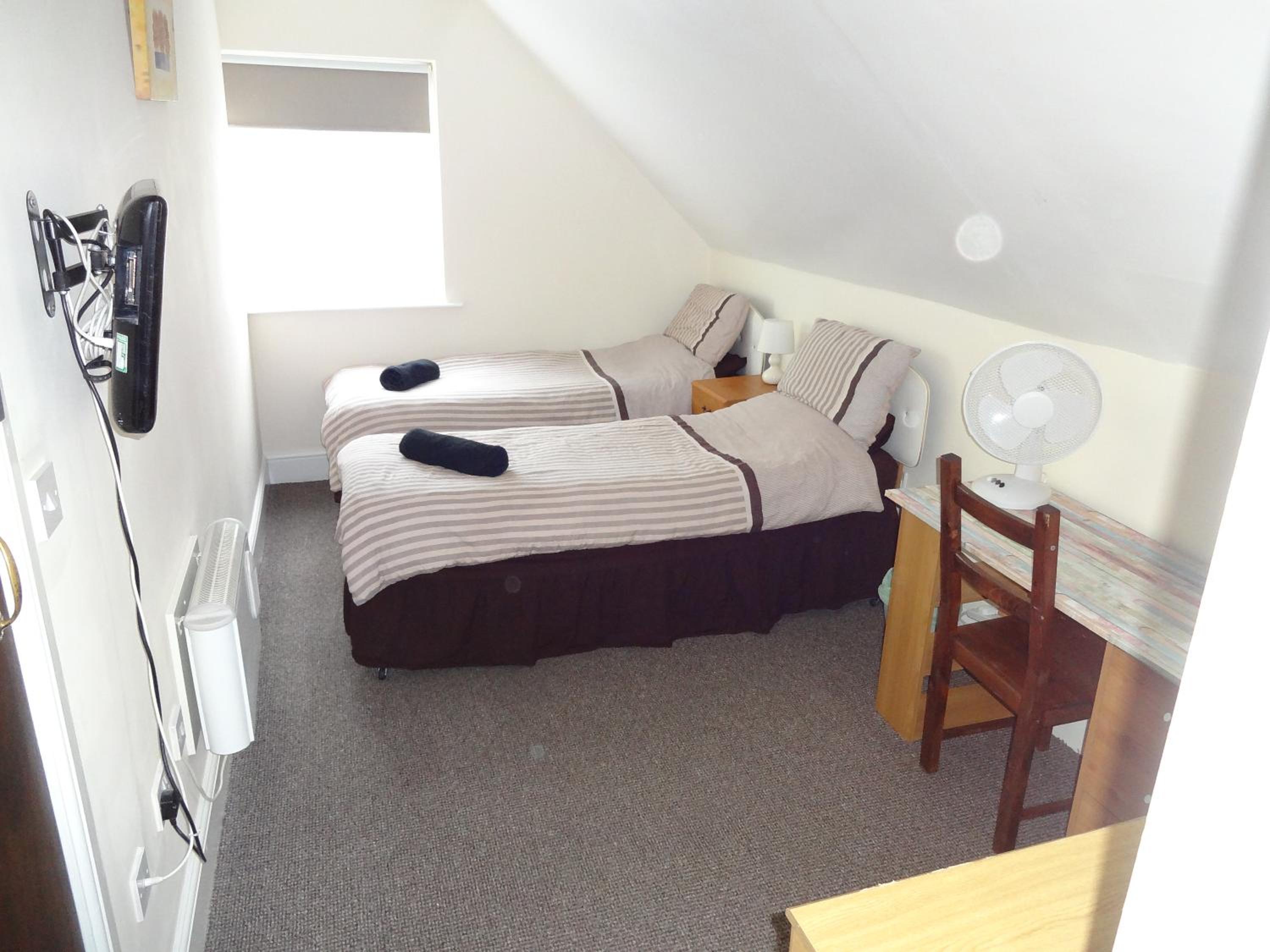 Standard Twin Room photo 2