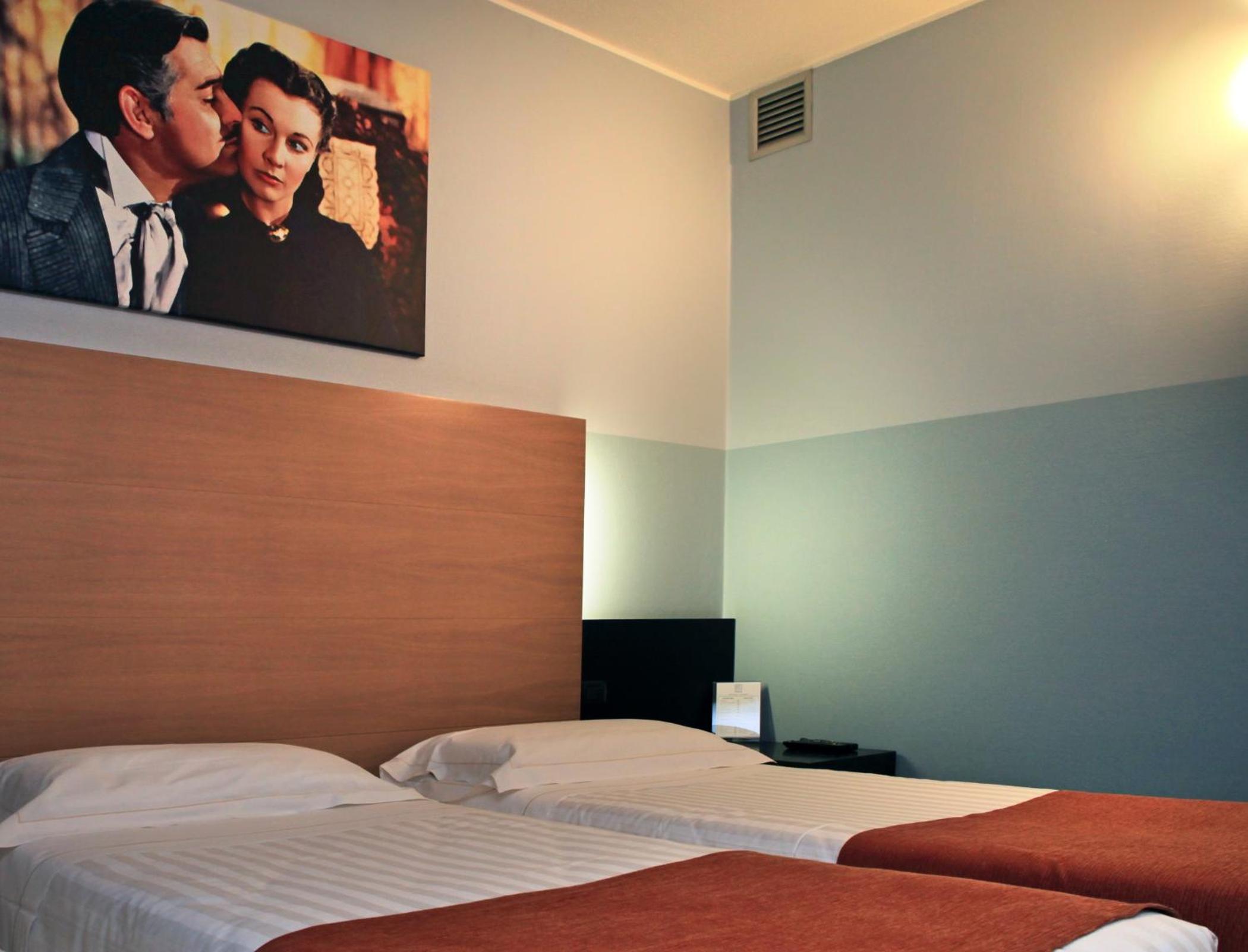 Double Or Twin Room - Photo 4