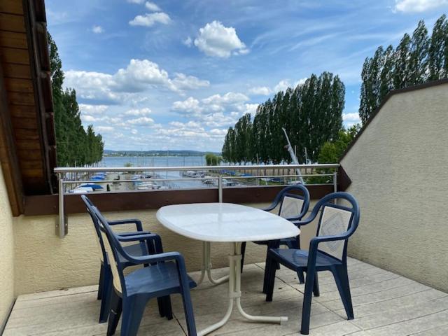 Three-Bedroom Premium Apartment with Balcony photo 2