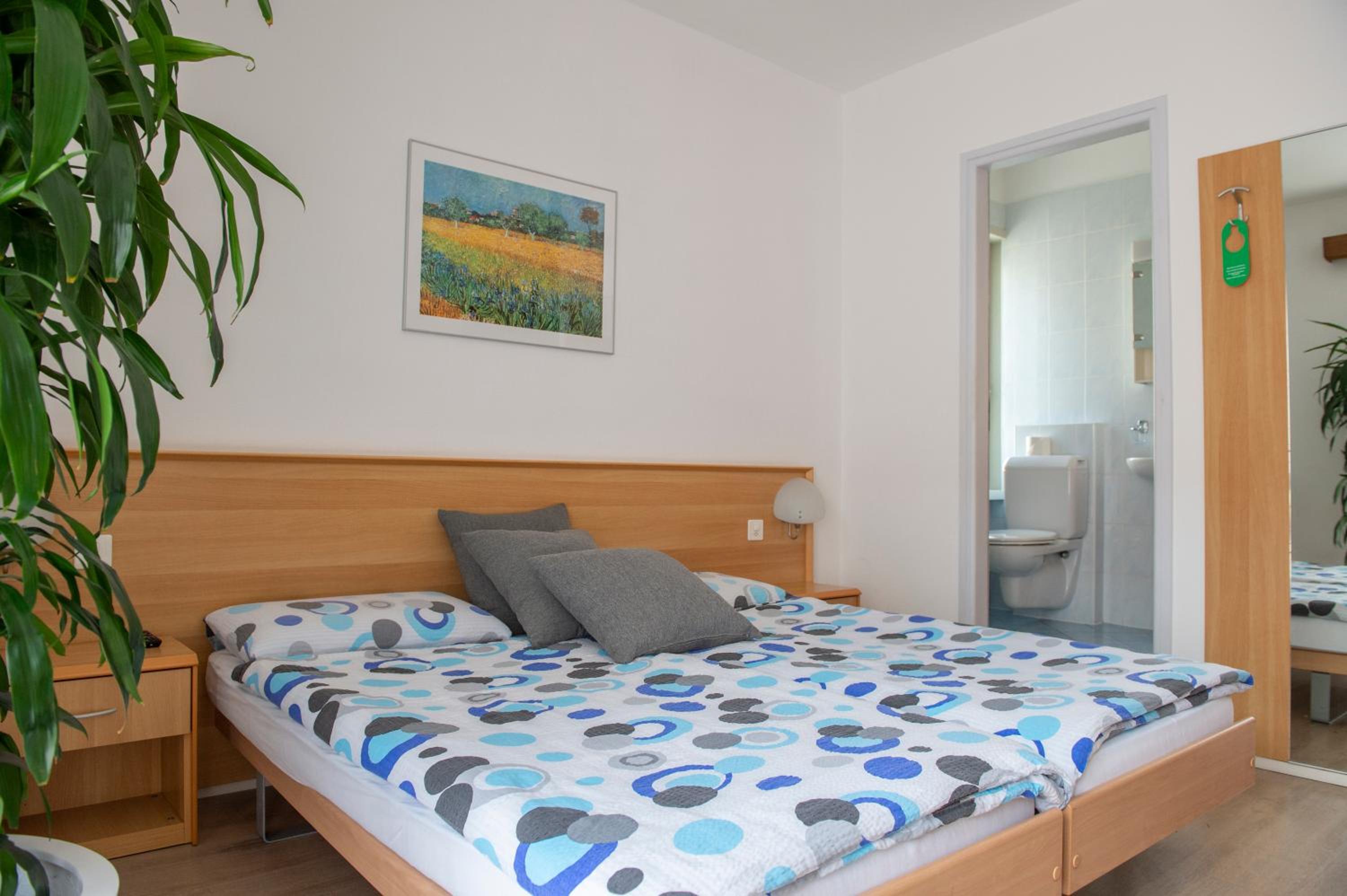Double Room with Private Bathroom - Photo 3