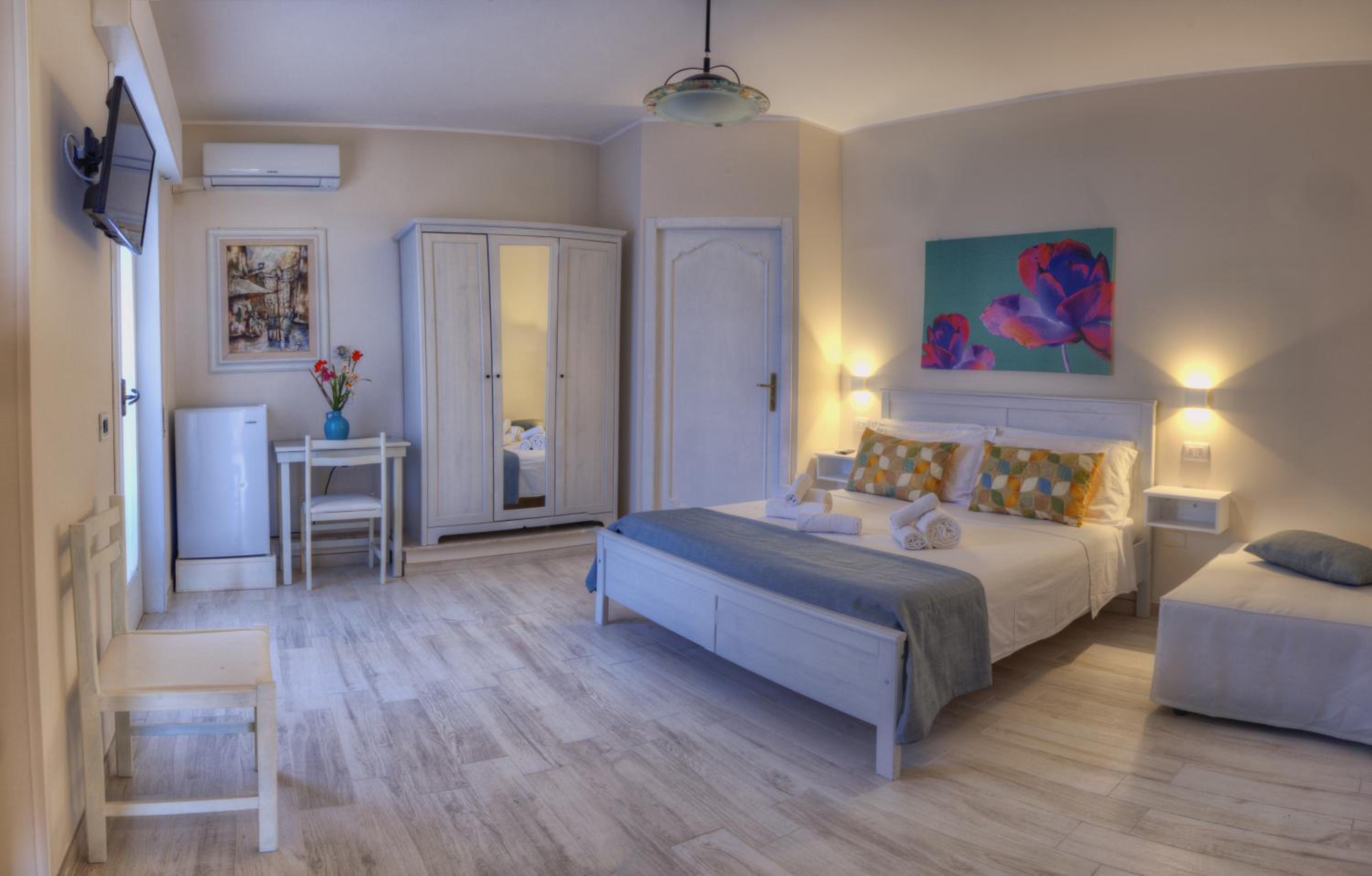 Double Room - Photo 1