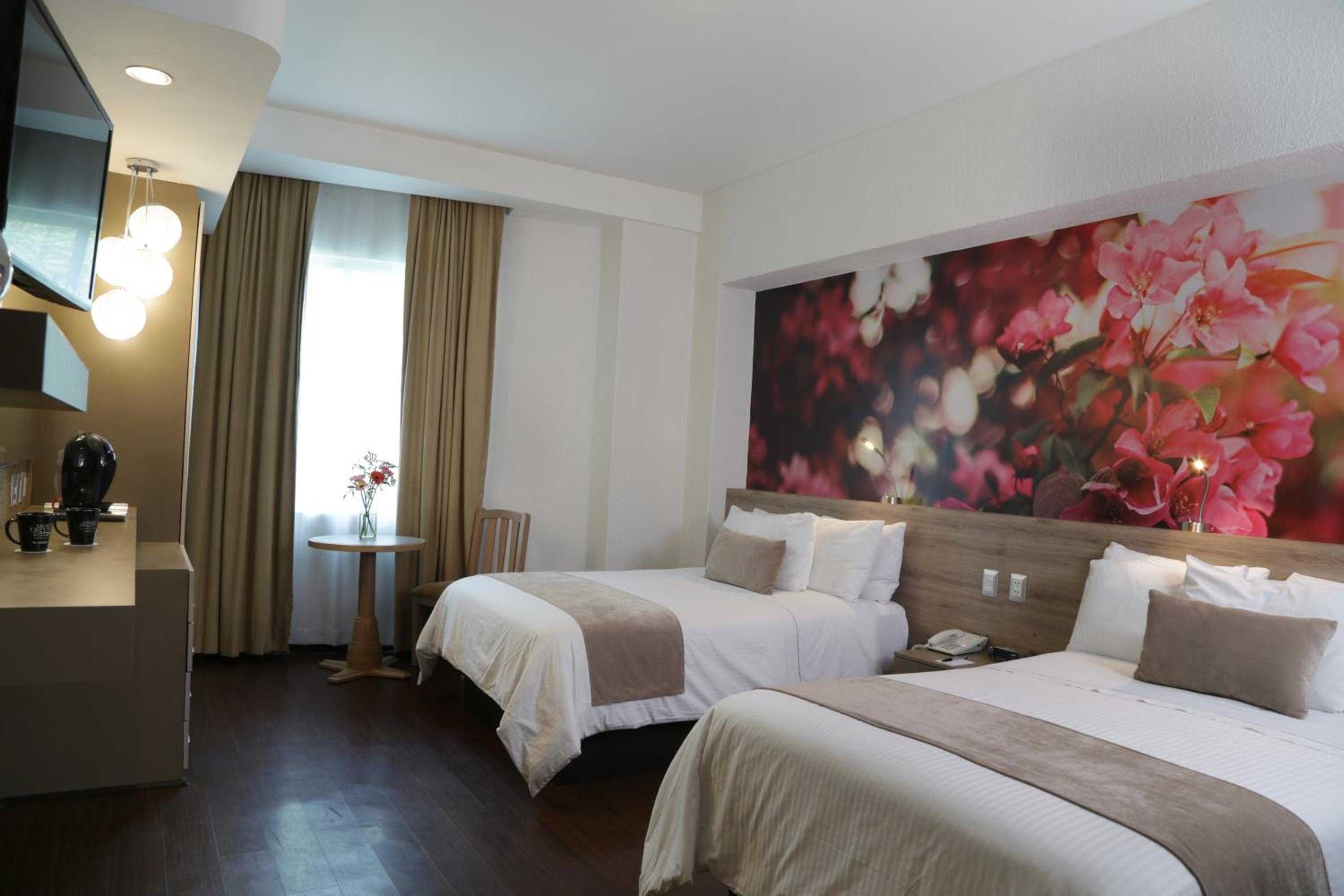 Superior Room with Two Double Beds - Photo 18