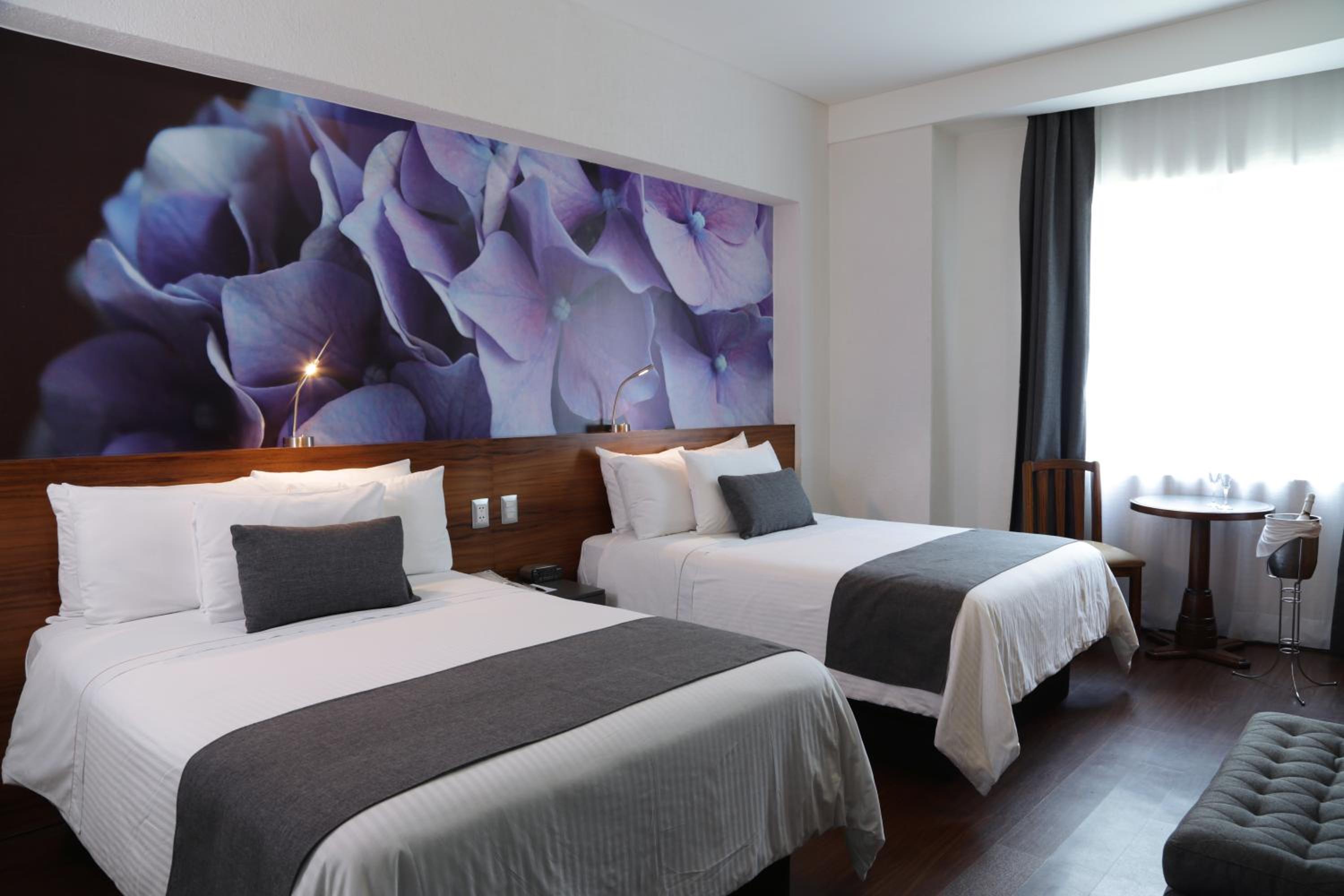 Superior Room with Two Double Beds - Photo 7