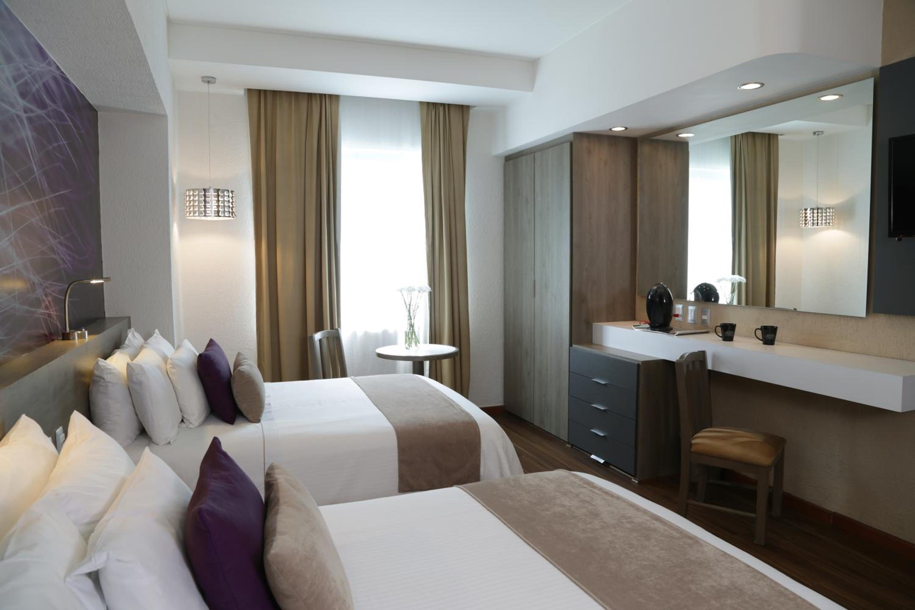 Superior Room with Two Double Beds - Photo 8