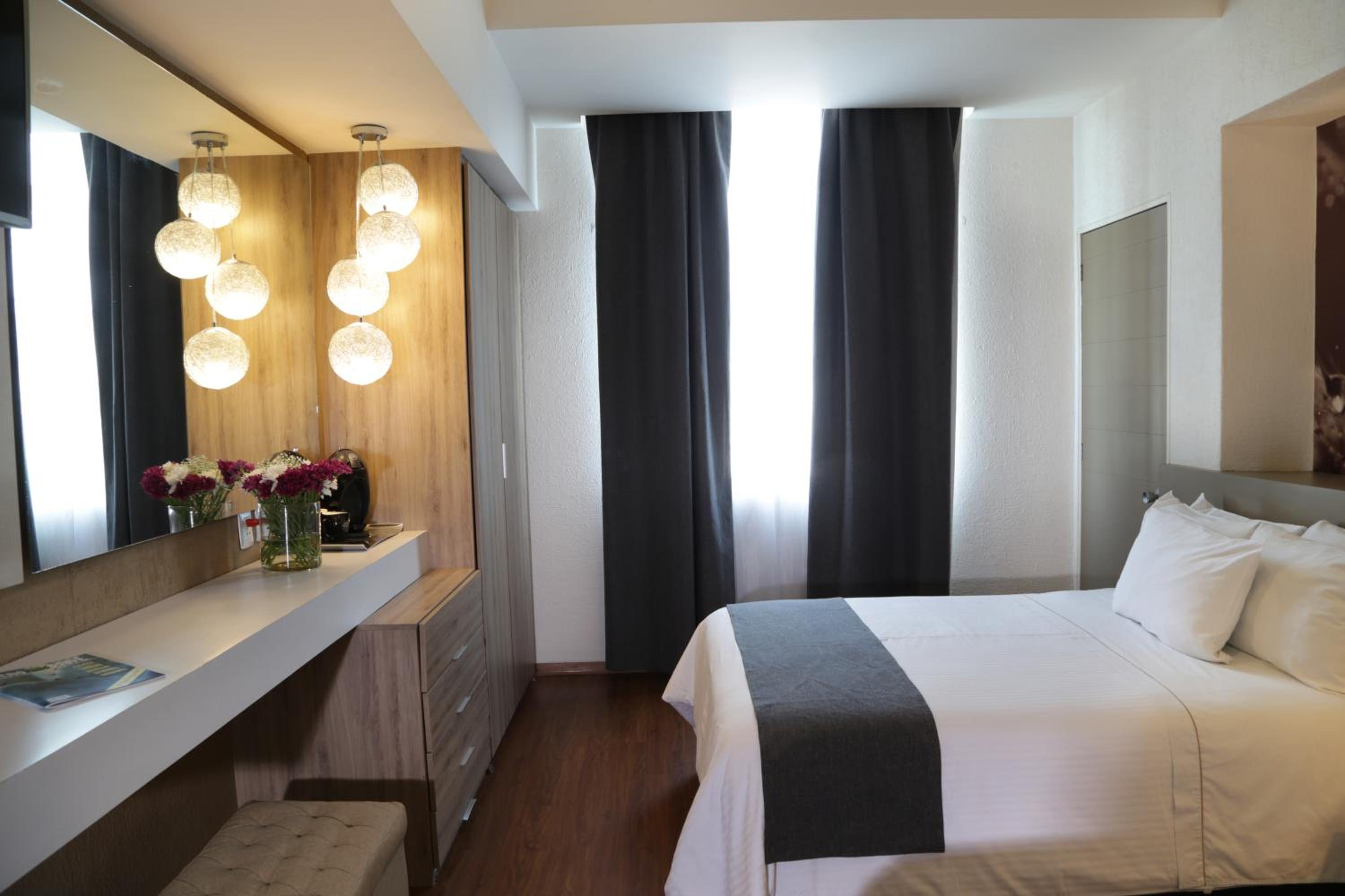Superior Room with Two Double Beds - Photo 13