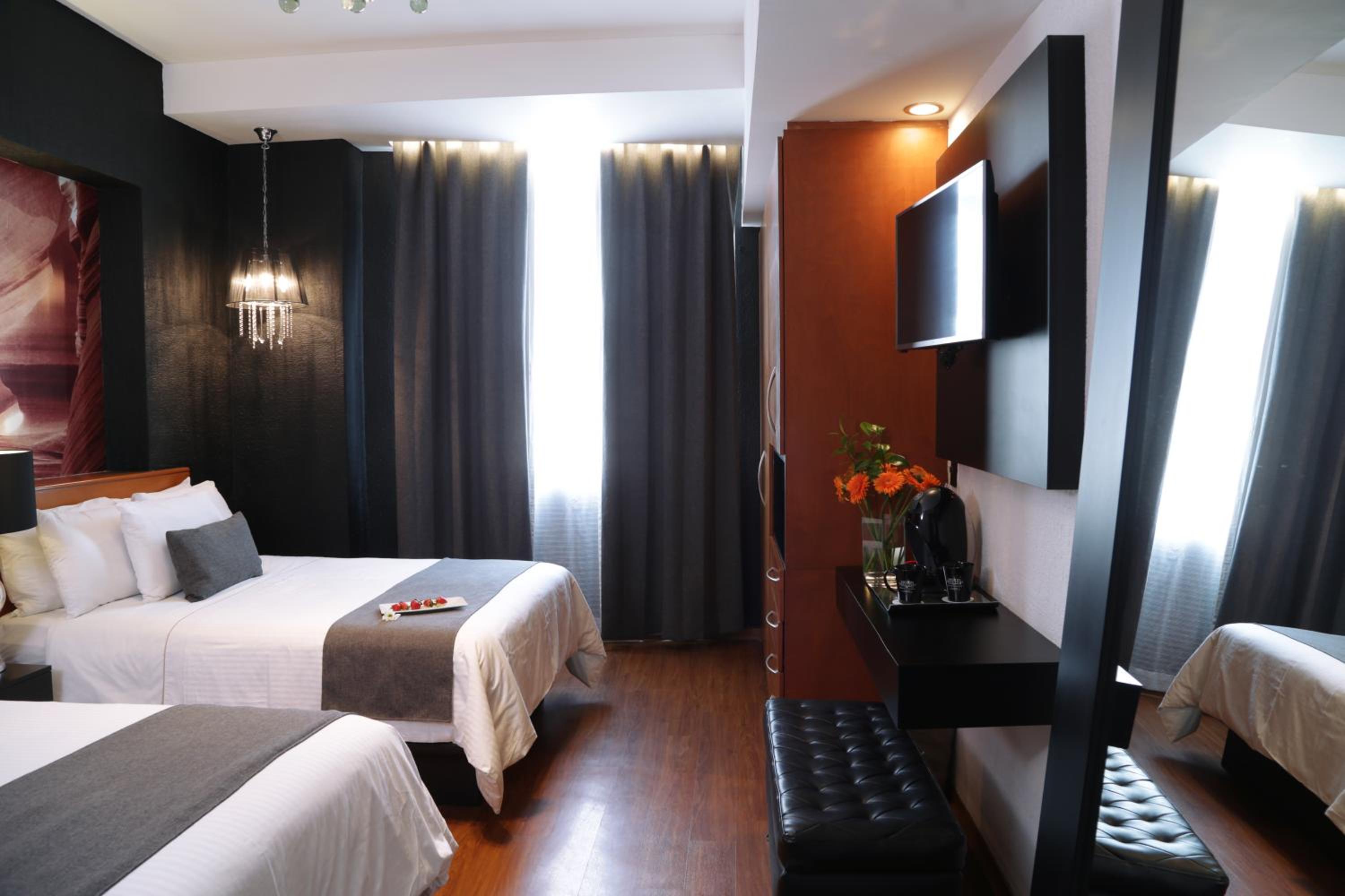 Superior Room with Two Double Beds - Photo 15