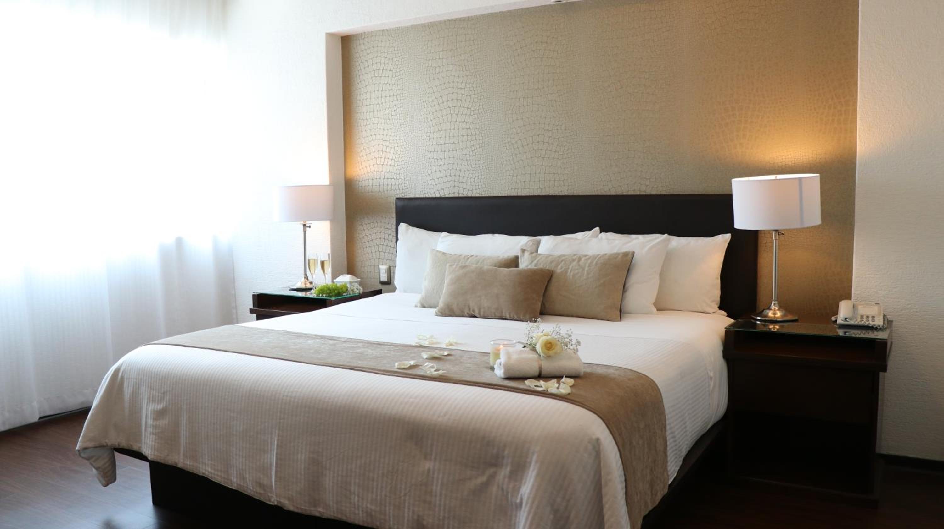 Superior Room with King Size bed - Photo 1