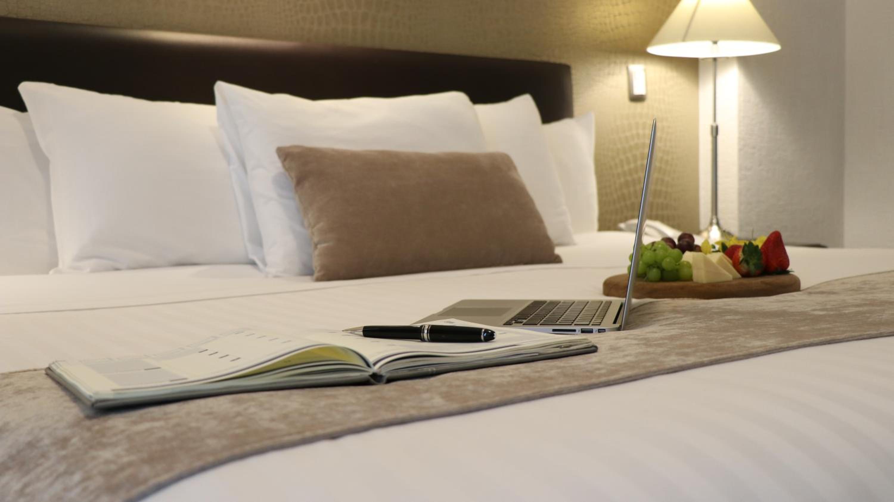 Superior Room with King Size bed - Photo 12