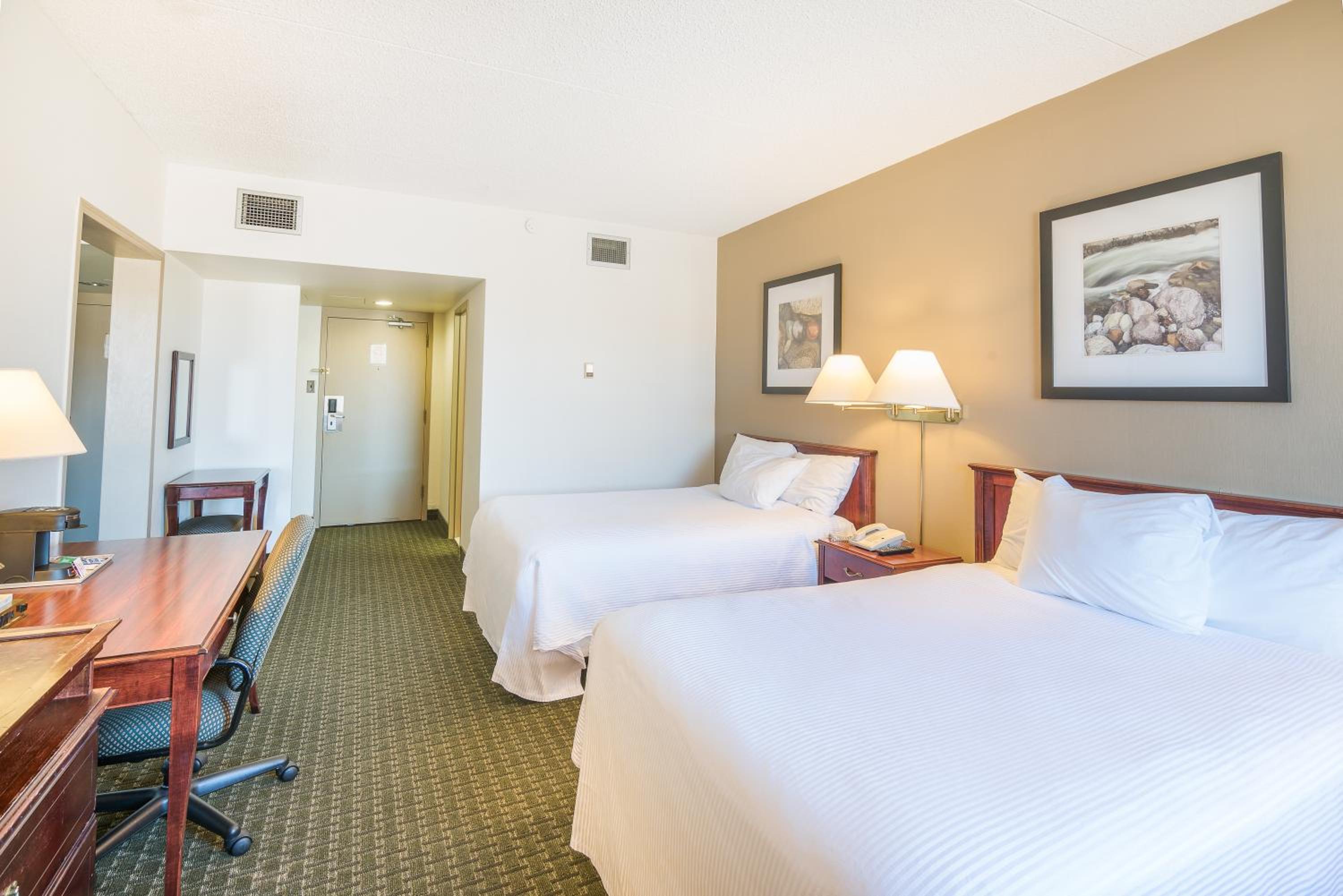 Family Suite with Two Double Beds - Non-Smoking  - Photo 3