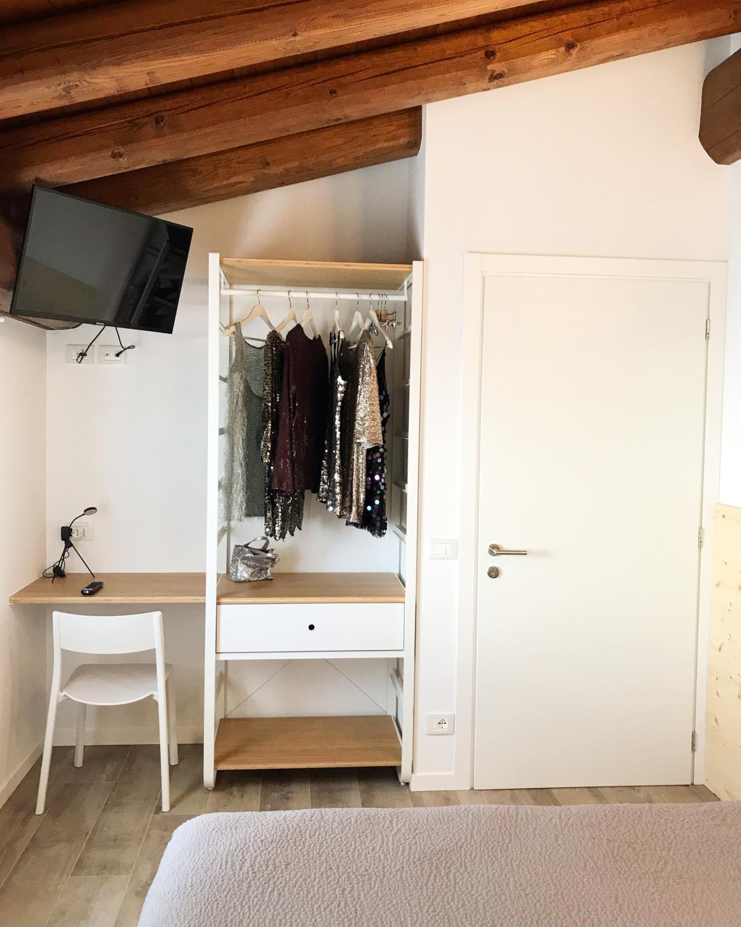 Double or Twin Room - Photo 2