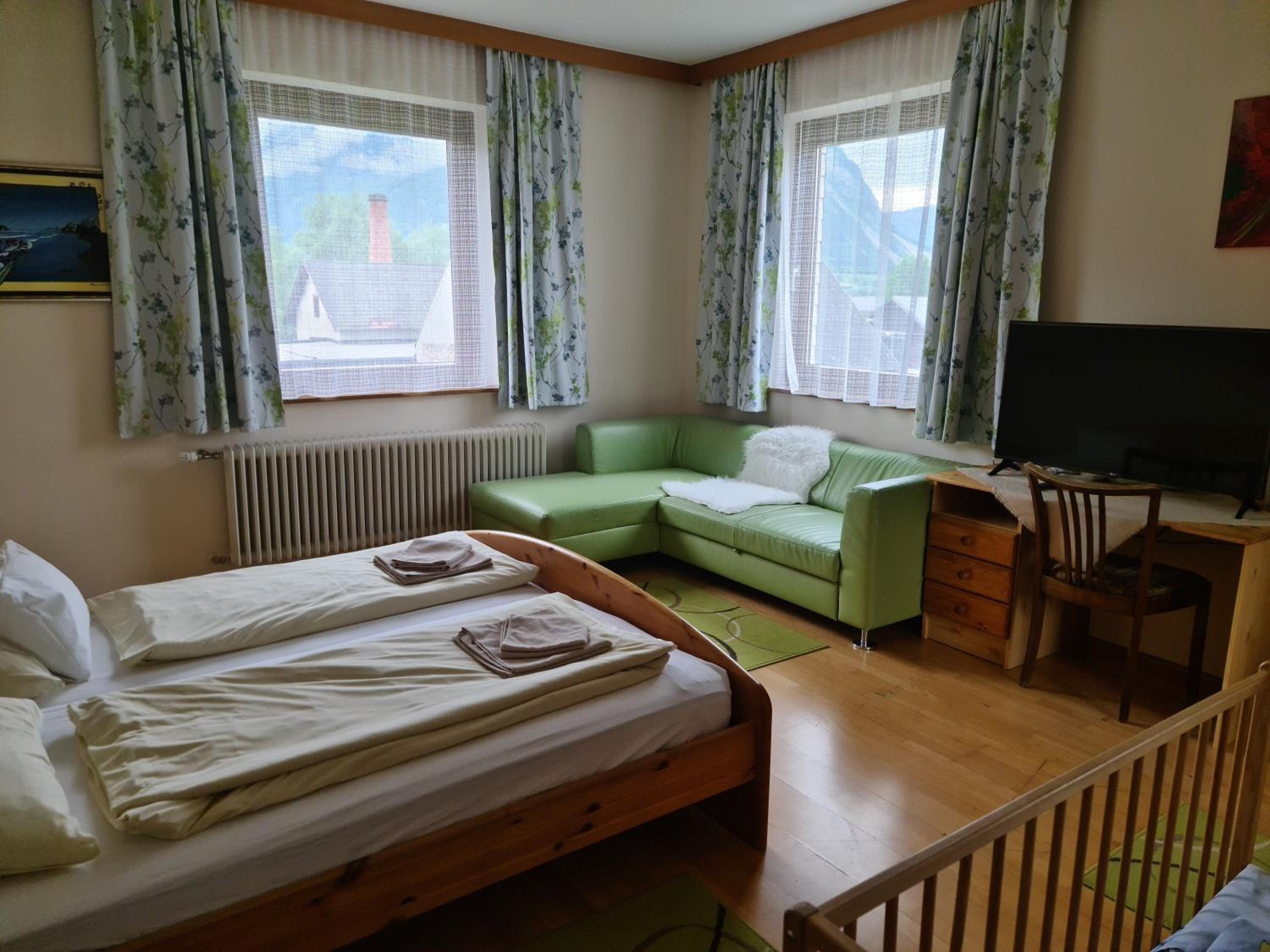 Double Room - Photo 6