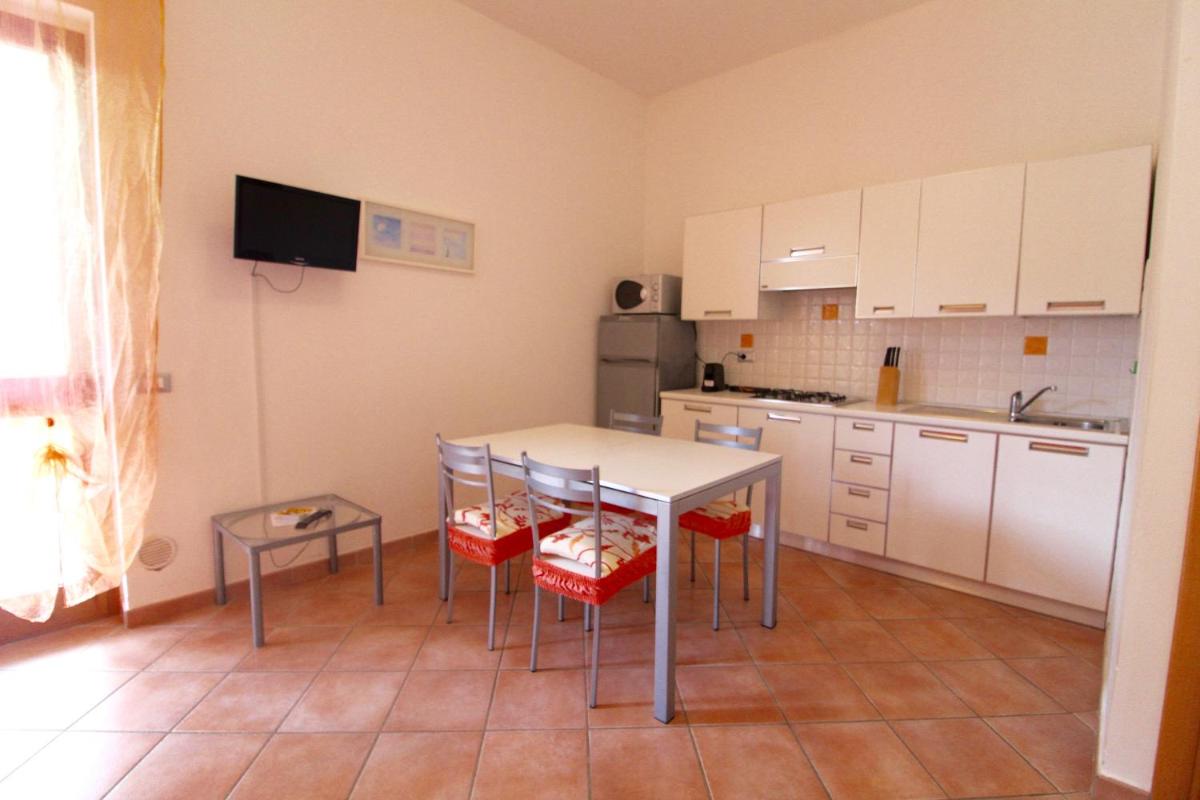 Apartment photo 2