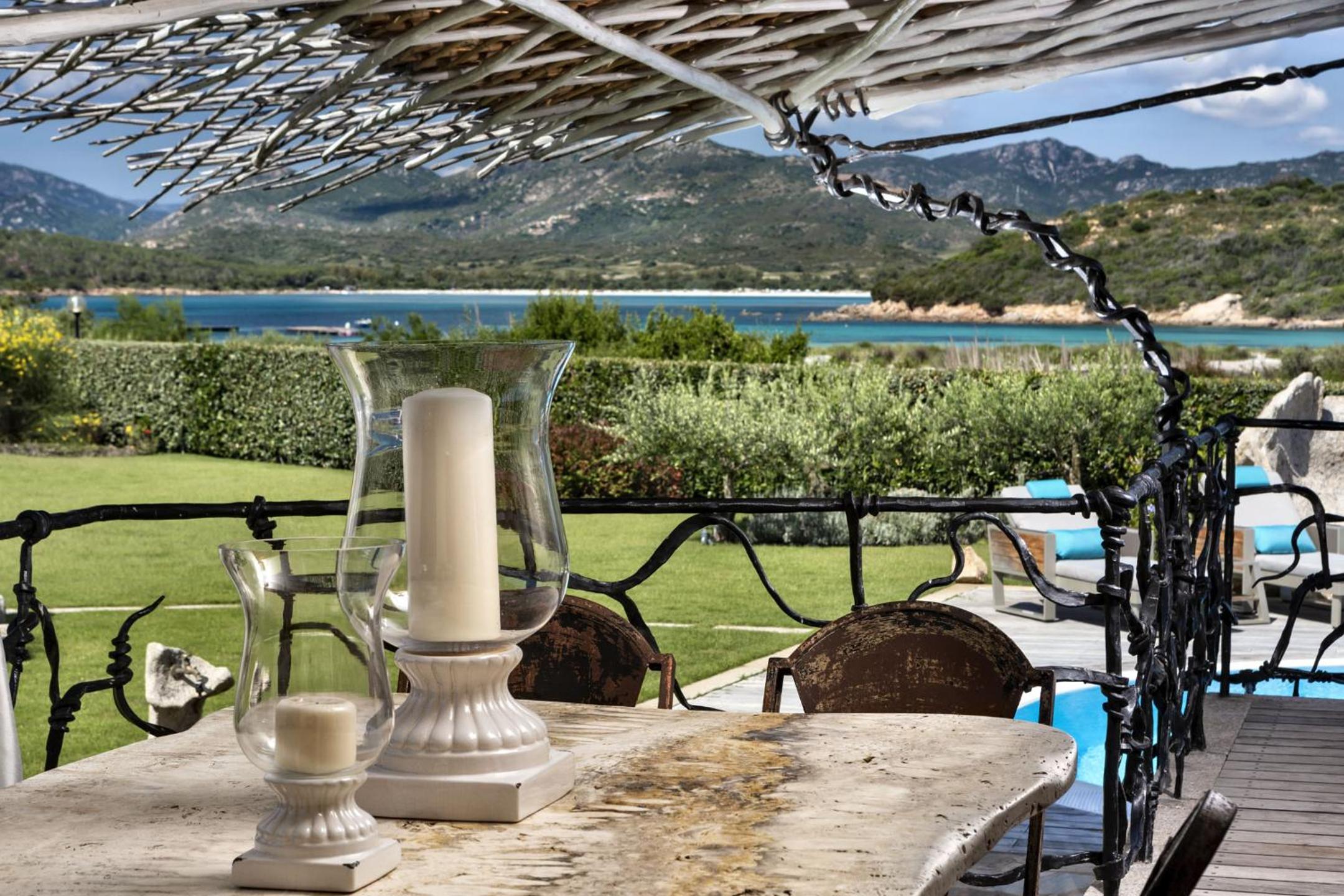 Villa photo 2