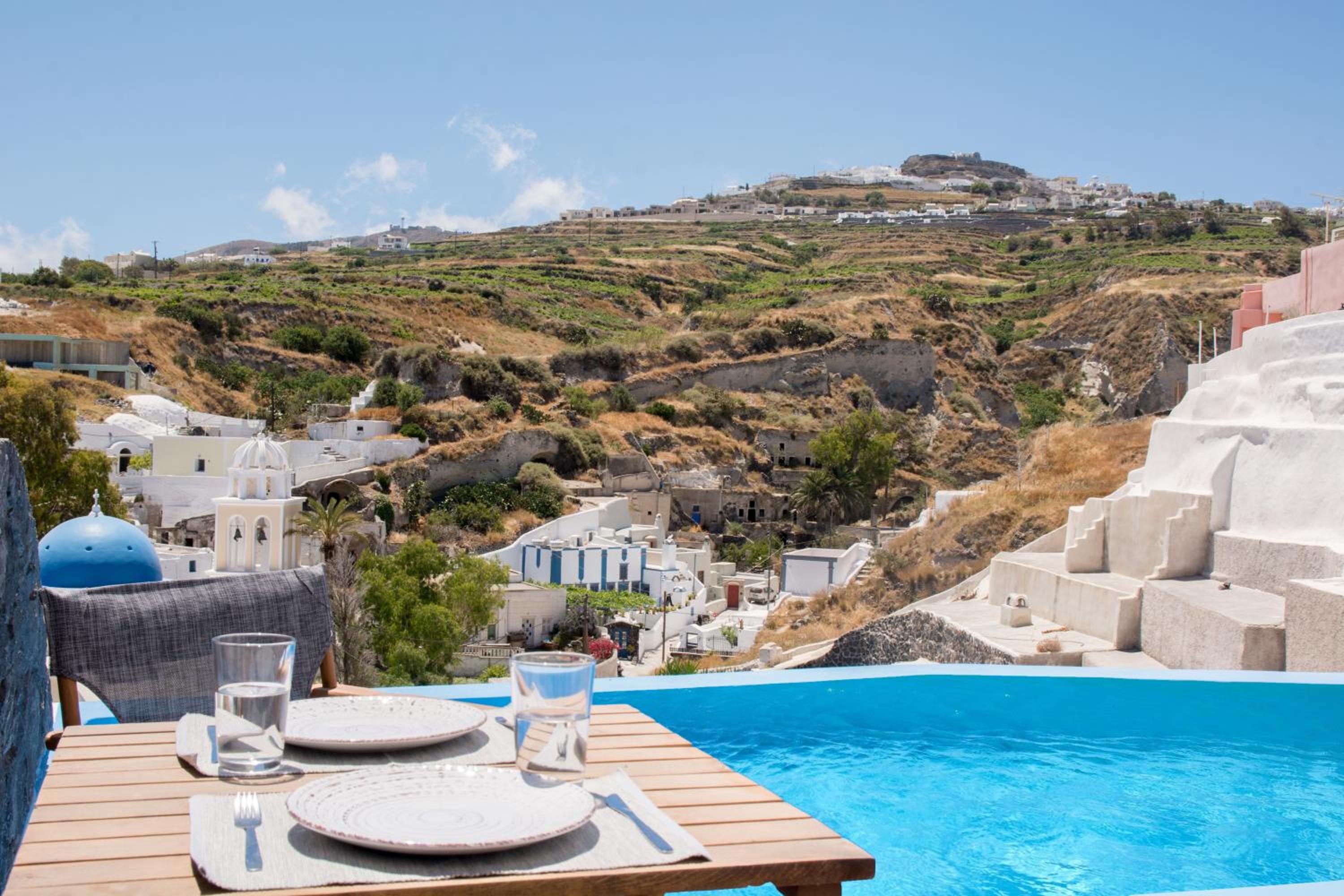 Suite with Private Pool - Photo 15