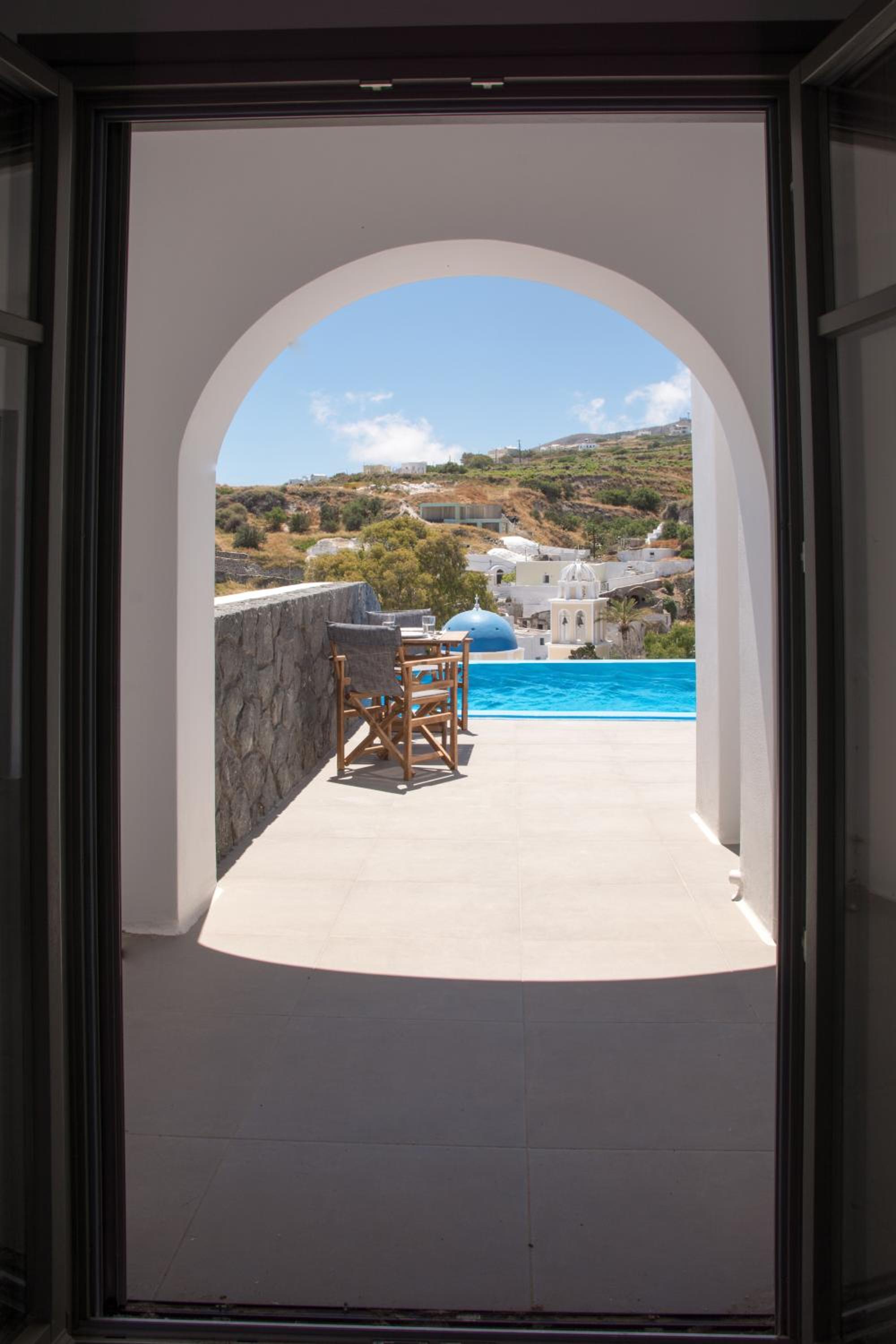 Suite with Private Pool - Photo 16