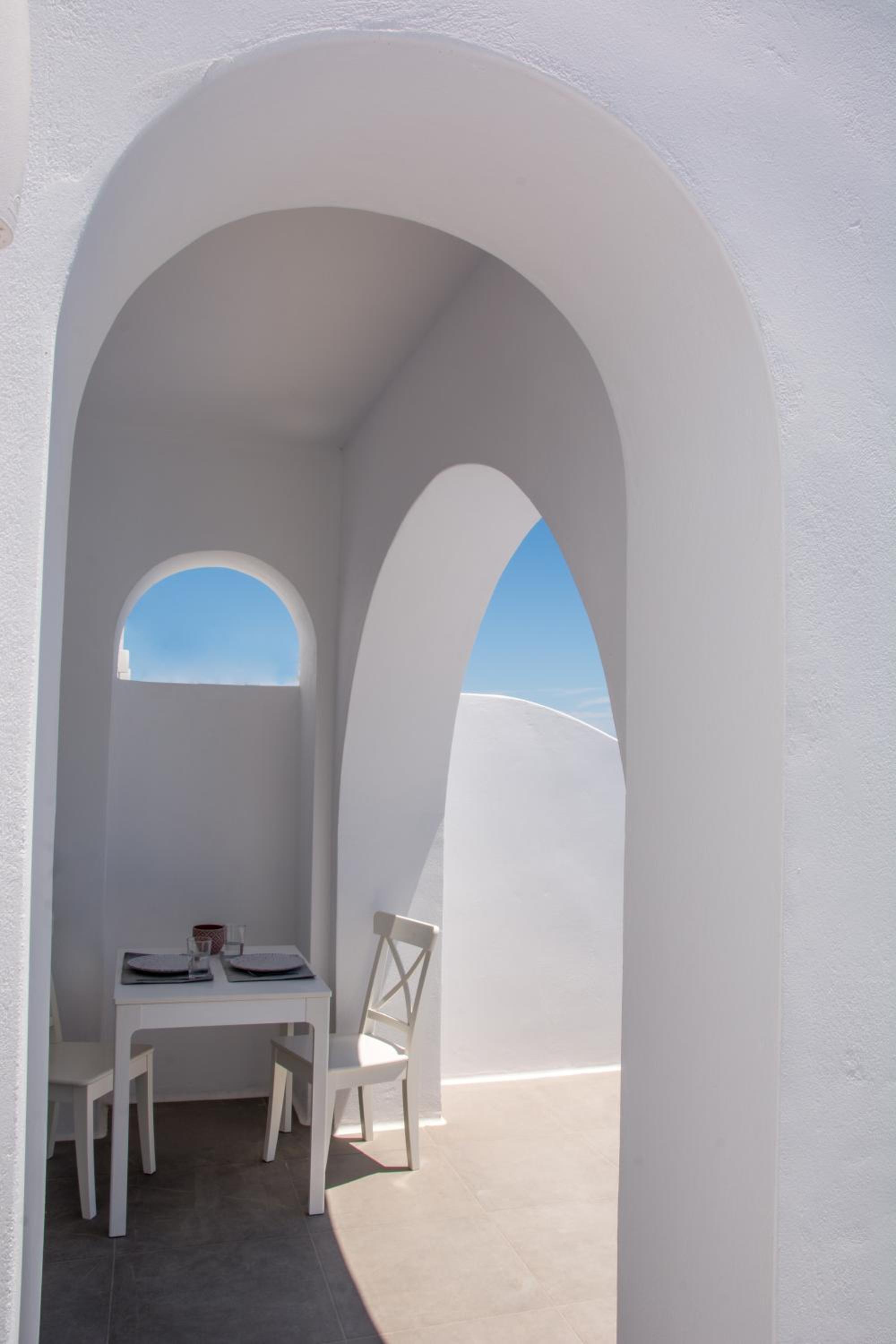 Suite with Private Pool - Photo 34