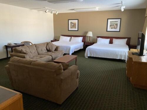 King Room with Two King Beds - Non-Smoking - Photo 2