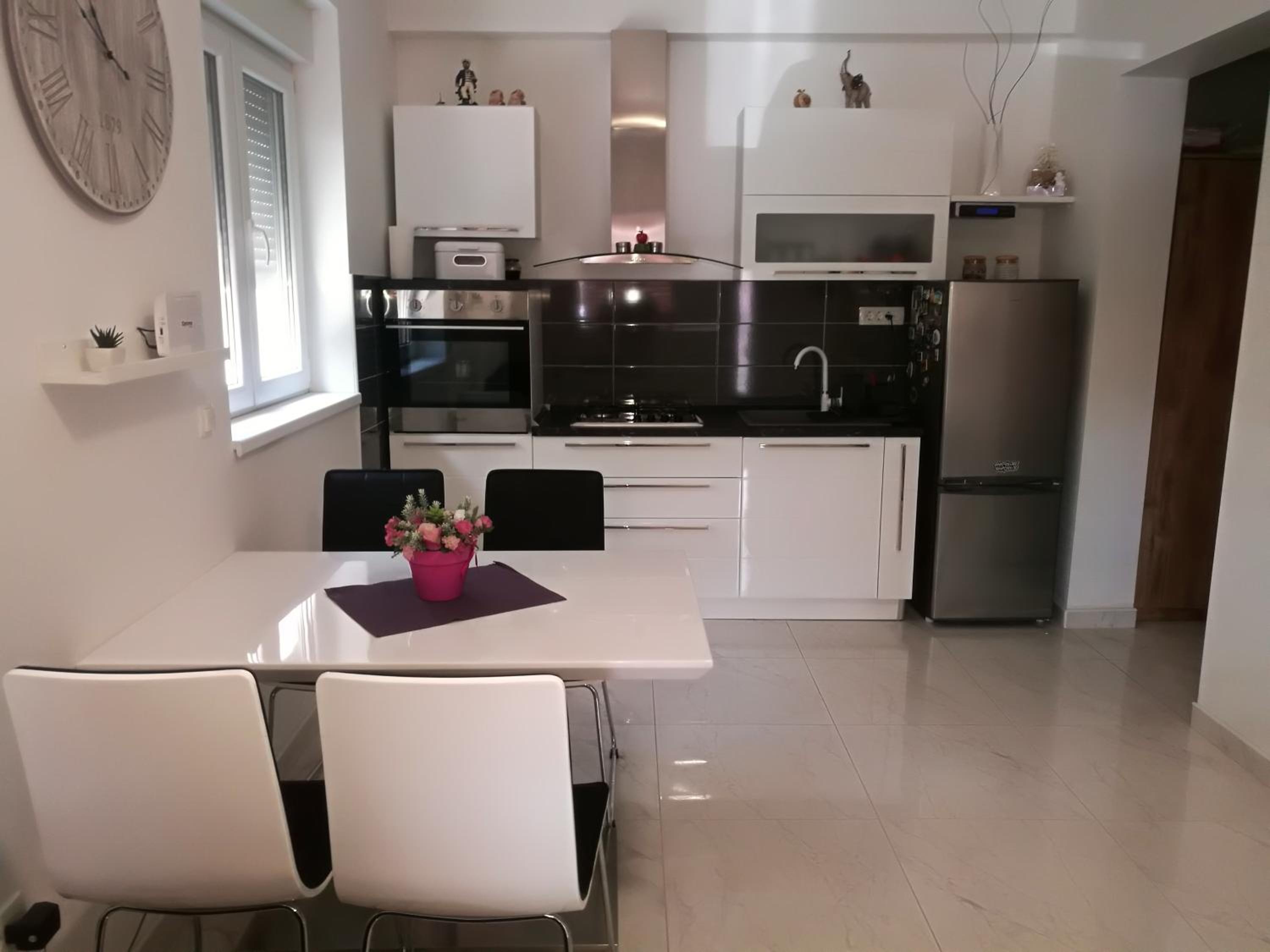 One-Bedroom Apartment - Photo 15