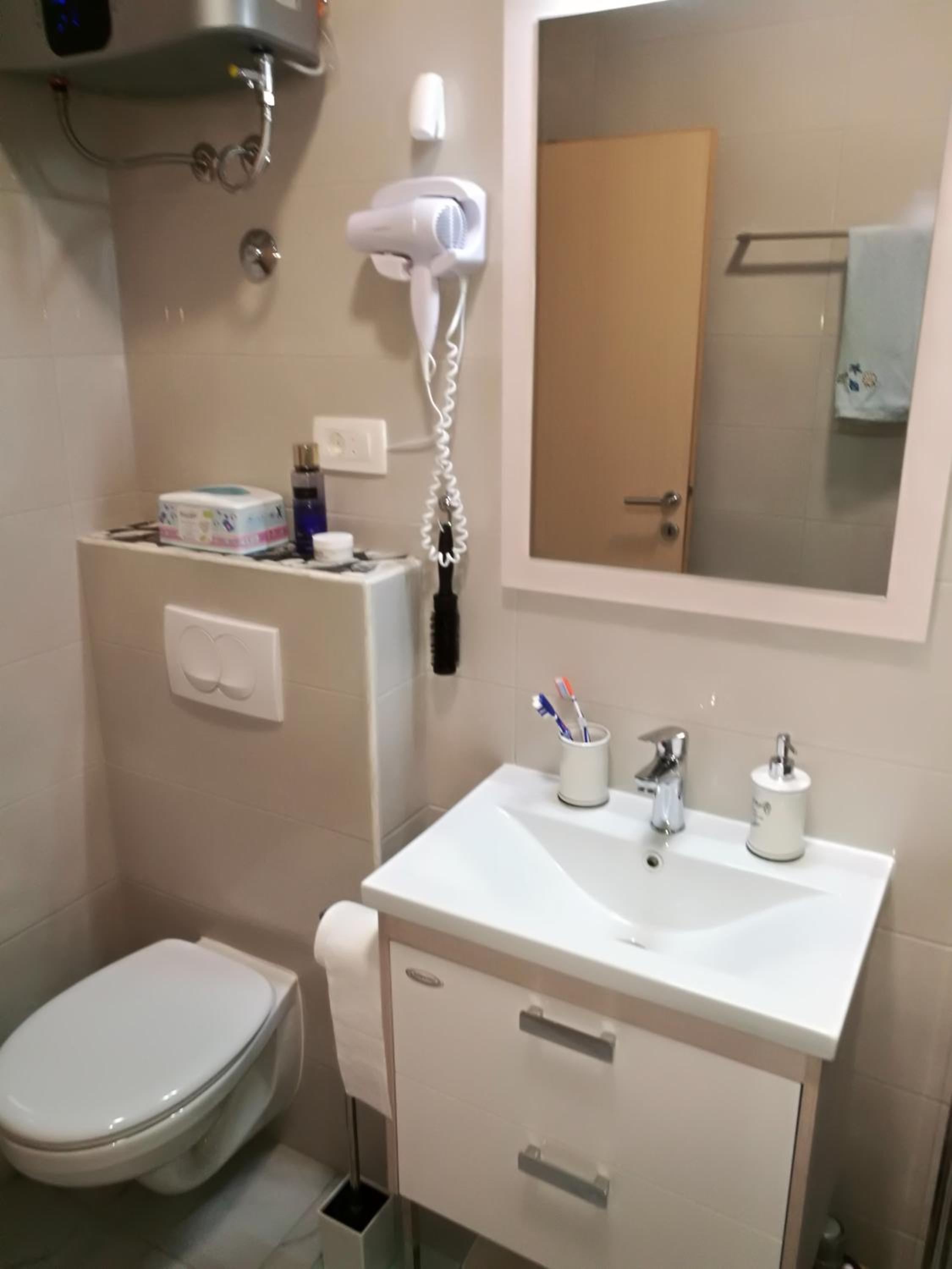 One-Bedroom Apartment - Photo 21