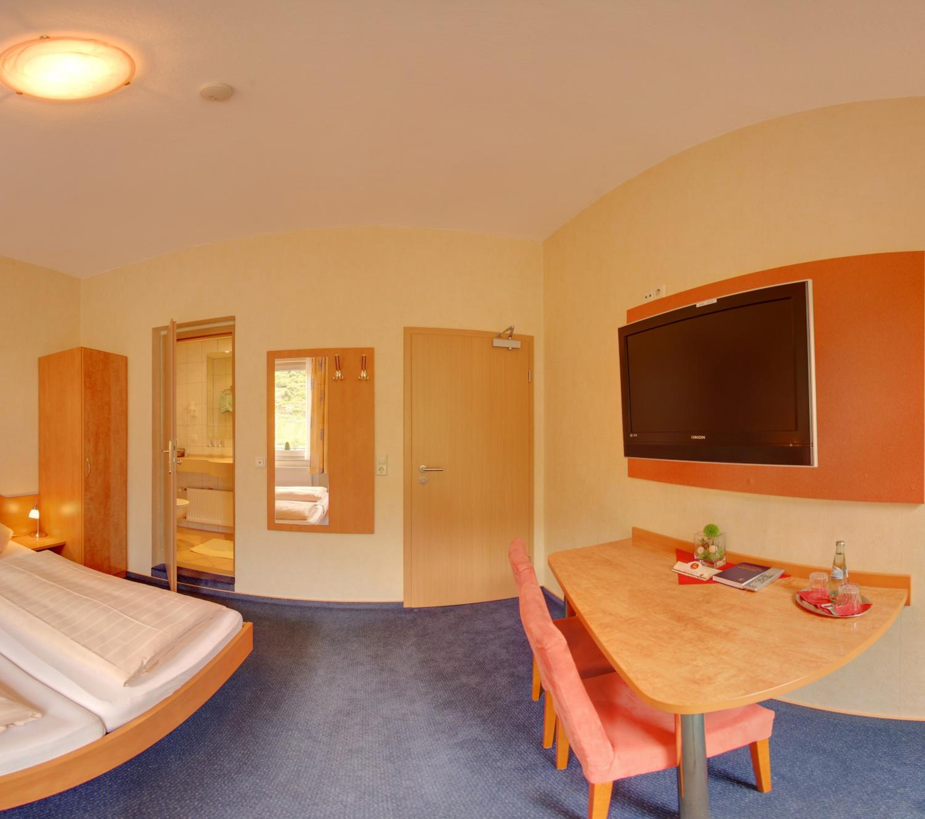 Double Room - Photo 2
