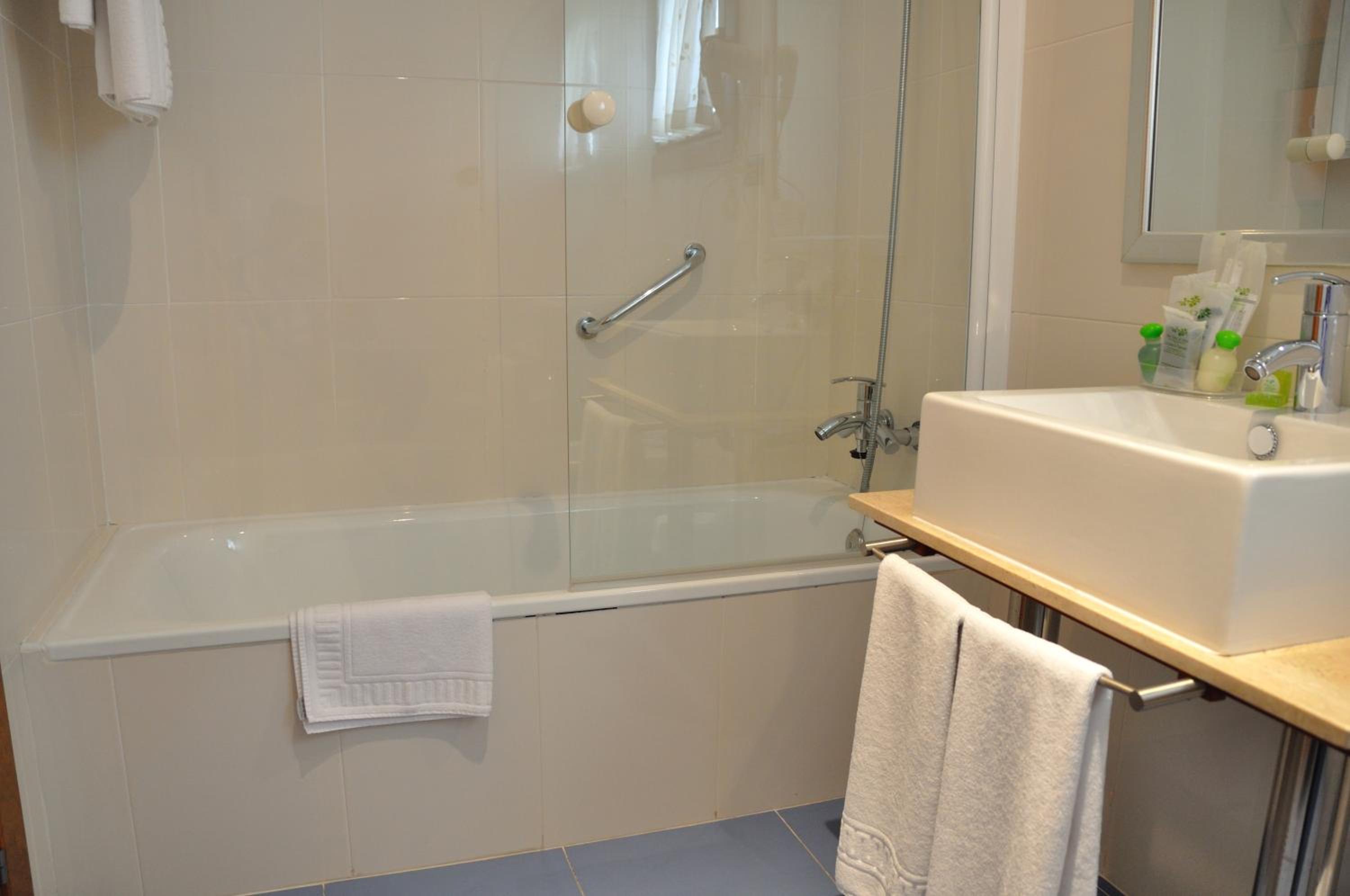Double Room - Photo 8