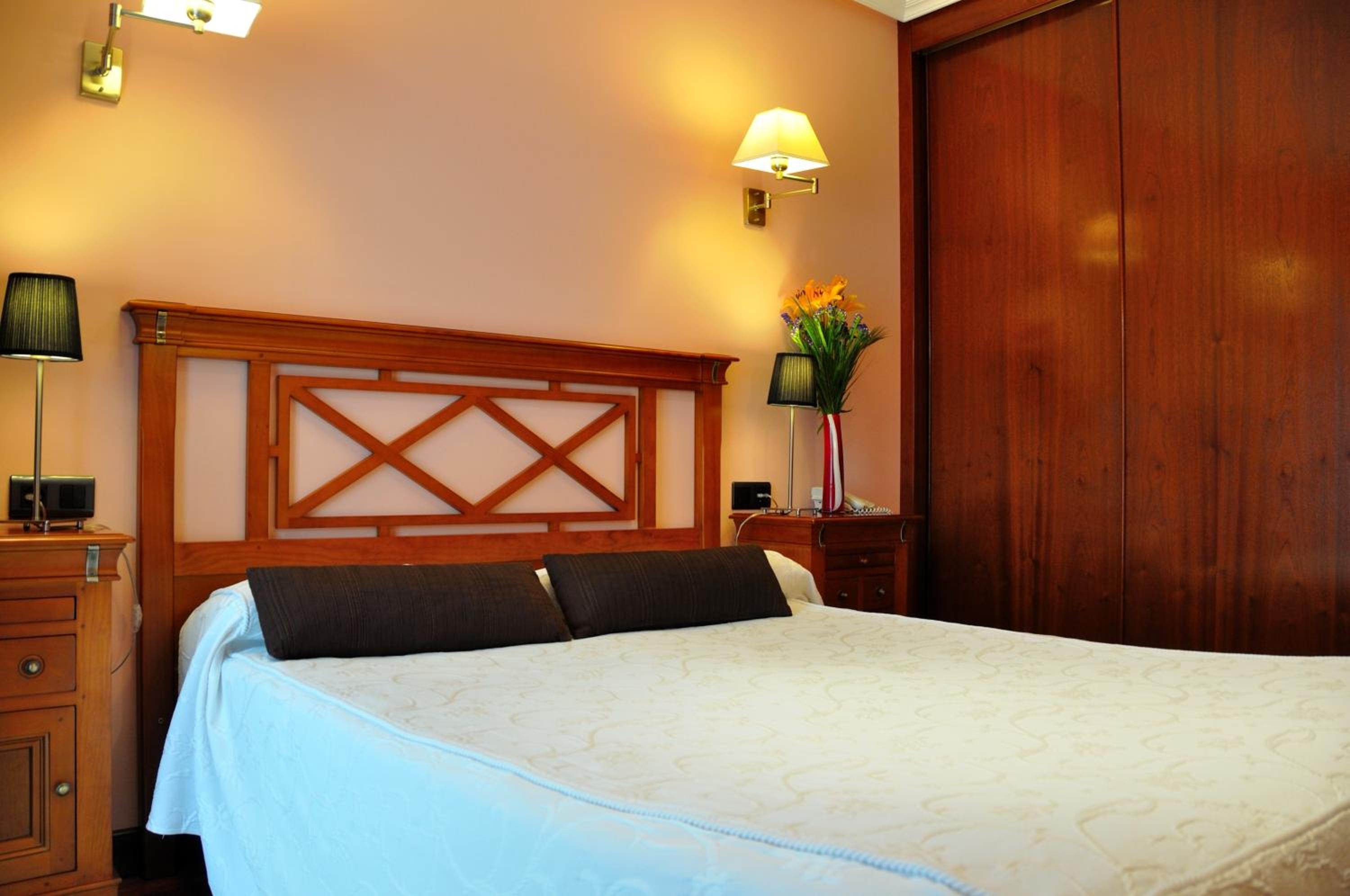 Double Room - Photo 9