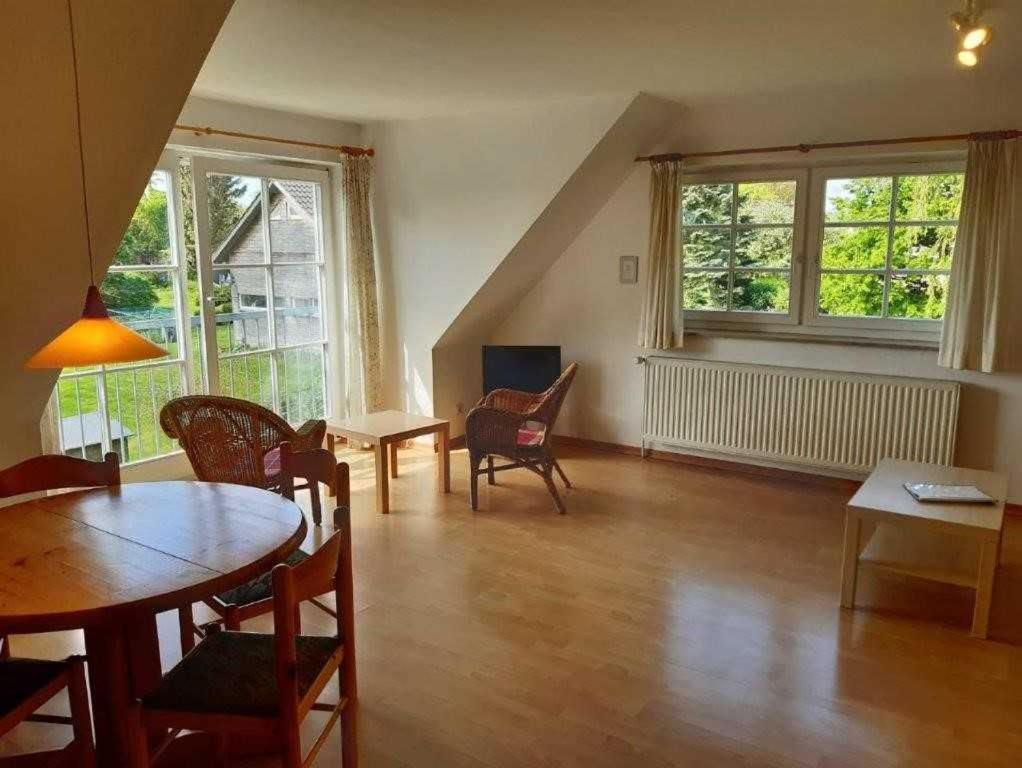 One-Bedroom Apartment with Shower photo 1