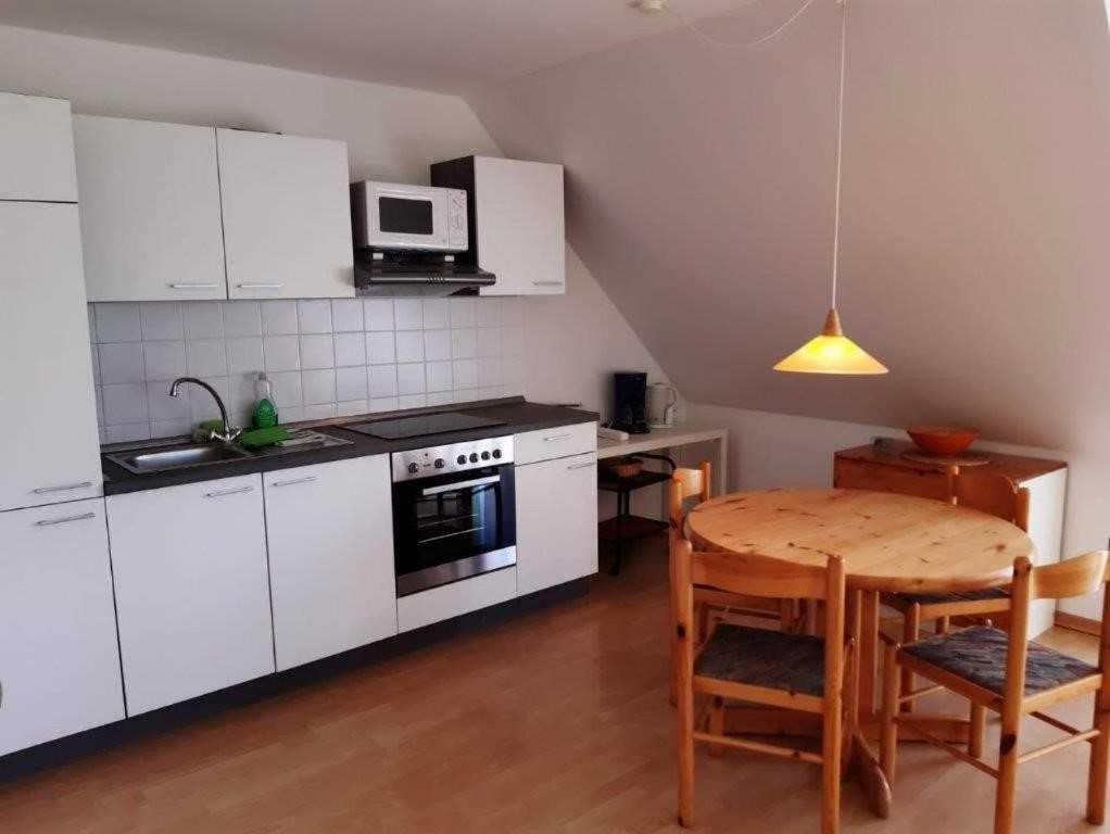 One-Bedroom Apartment with Shower photo 2