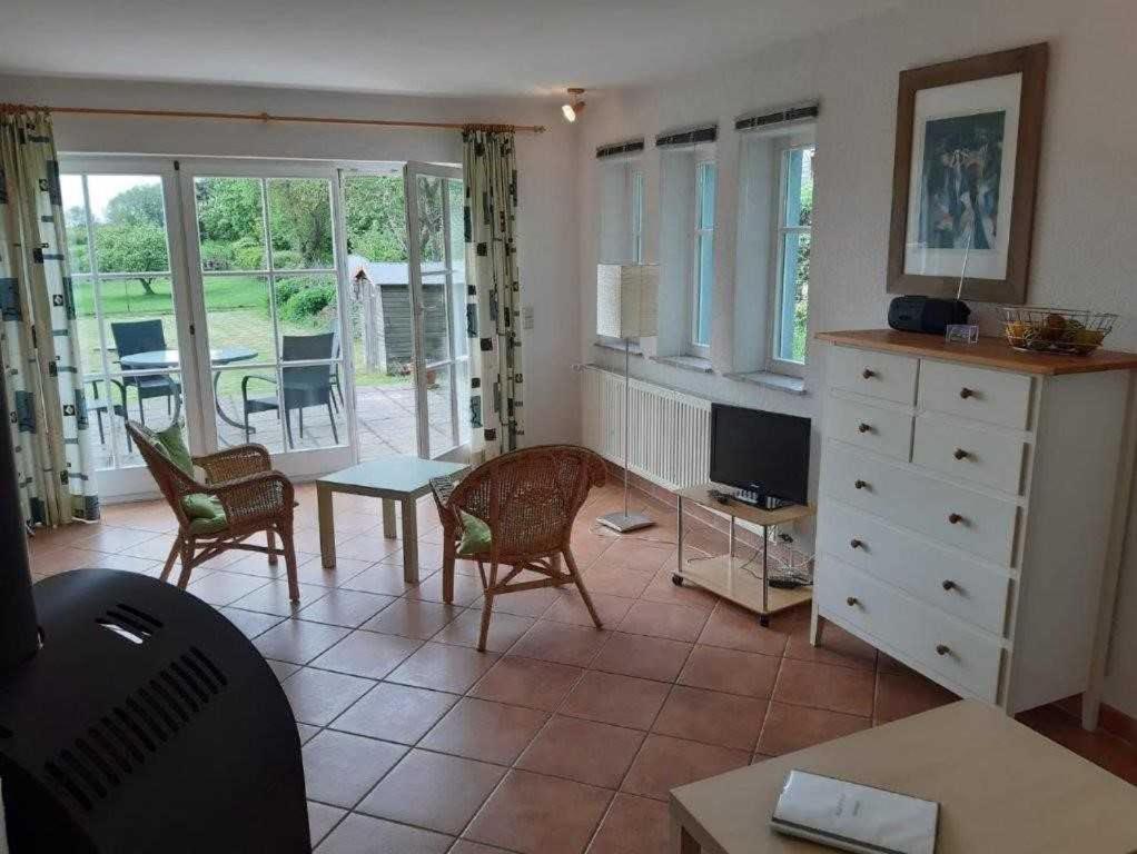 One-Bedroom Apartment with Terrace photo 1