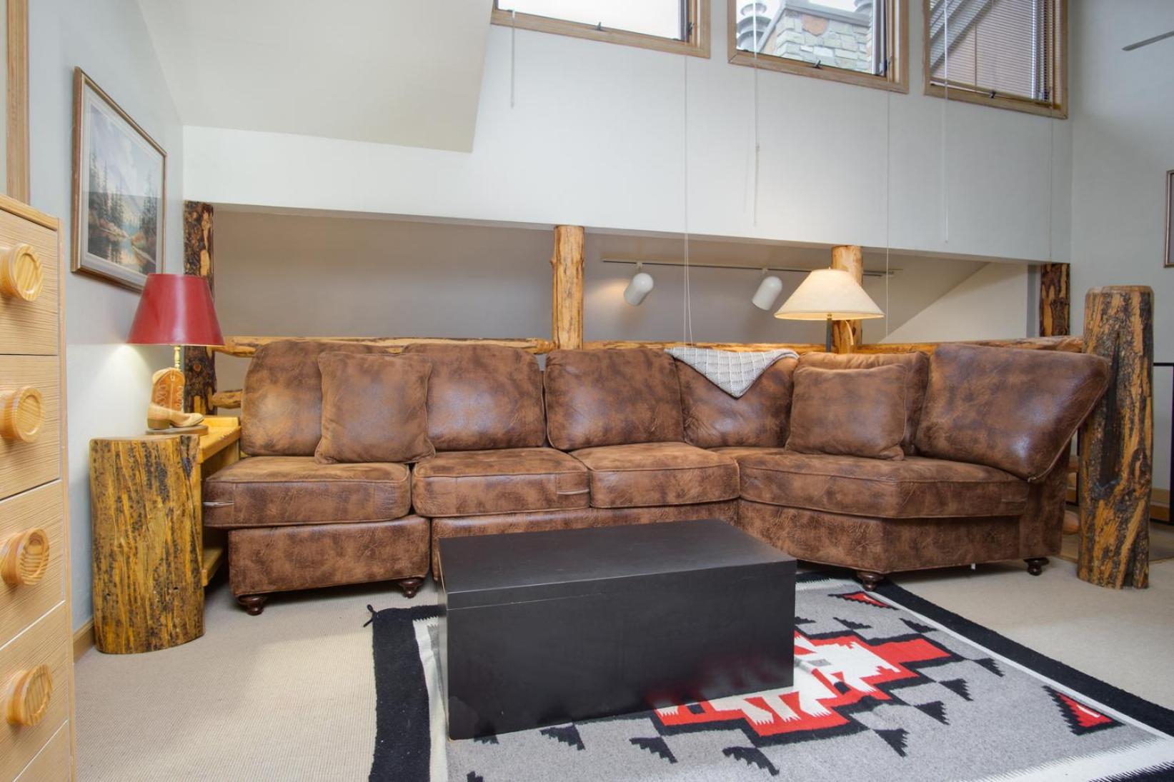 Three-Bedroom Apartment photo 2