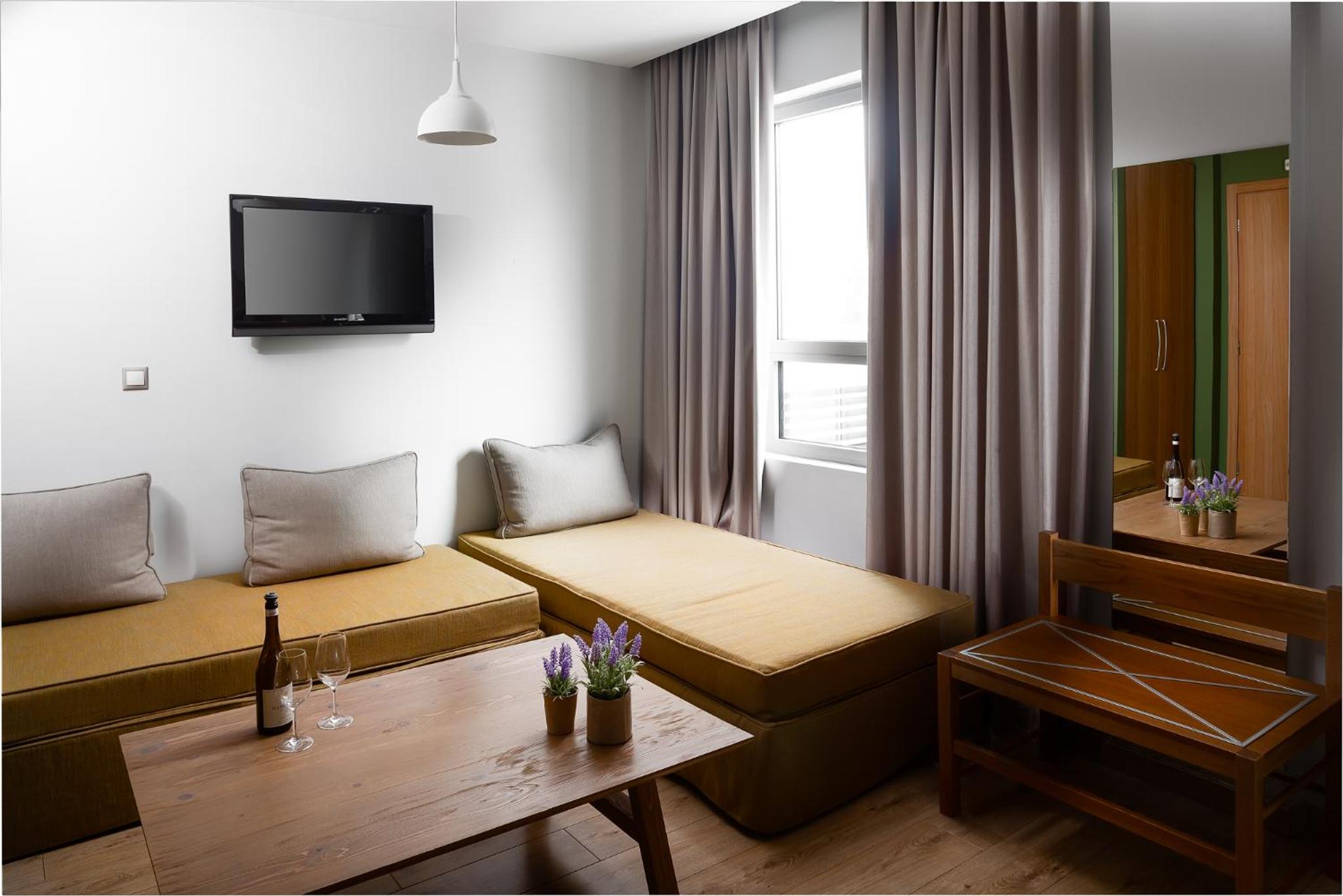Quadruple Room (2 Adults + 2 Children) photo 3
