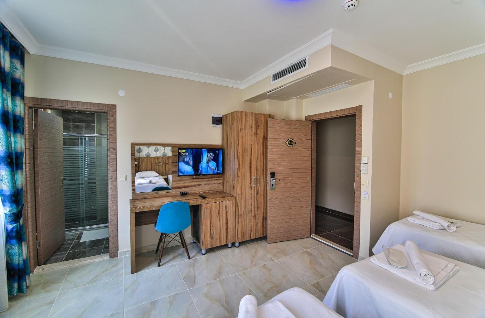 Family Room with Side Sea View photo 1